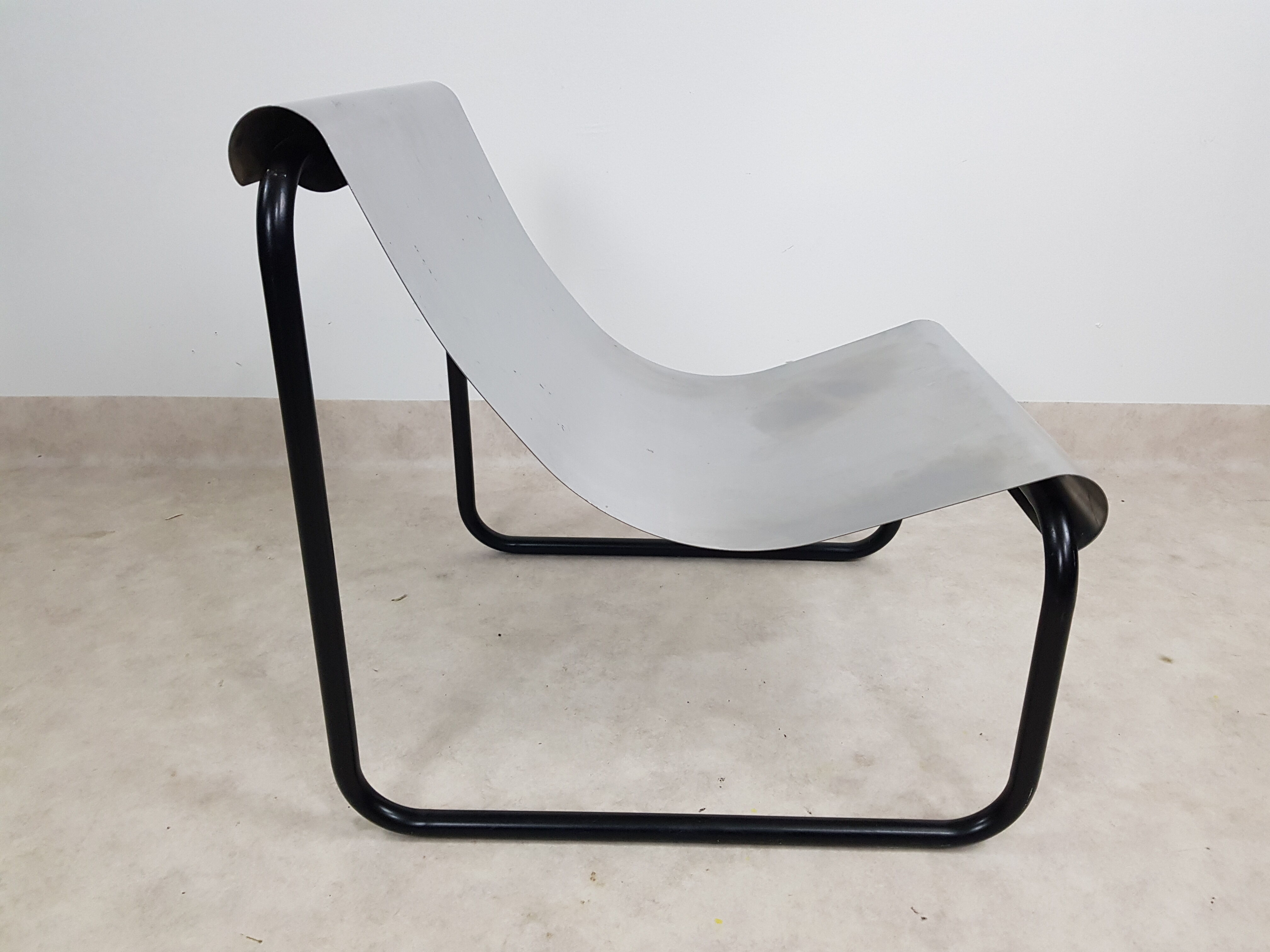 Chauffeuse en acier inoxydable de Patrick Gingembre 1970