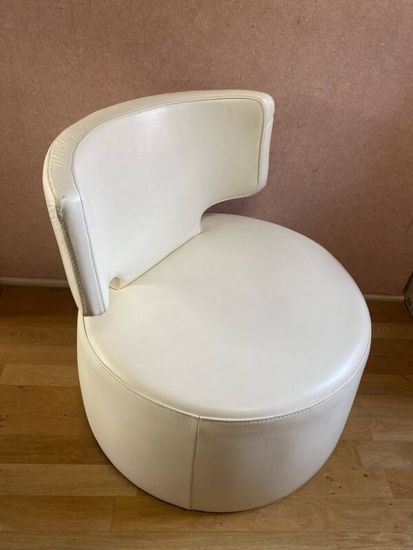 Fauteuil cuir blanc, Chateau d'Ax, parfait état