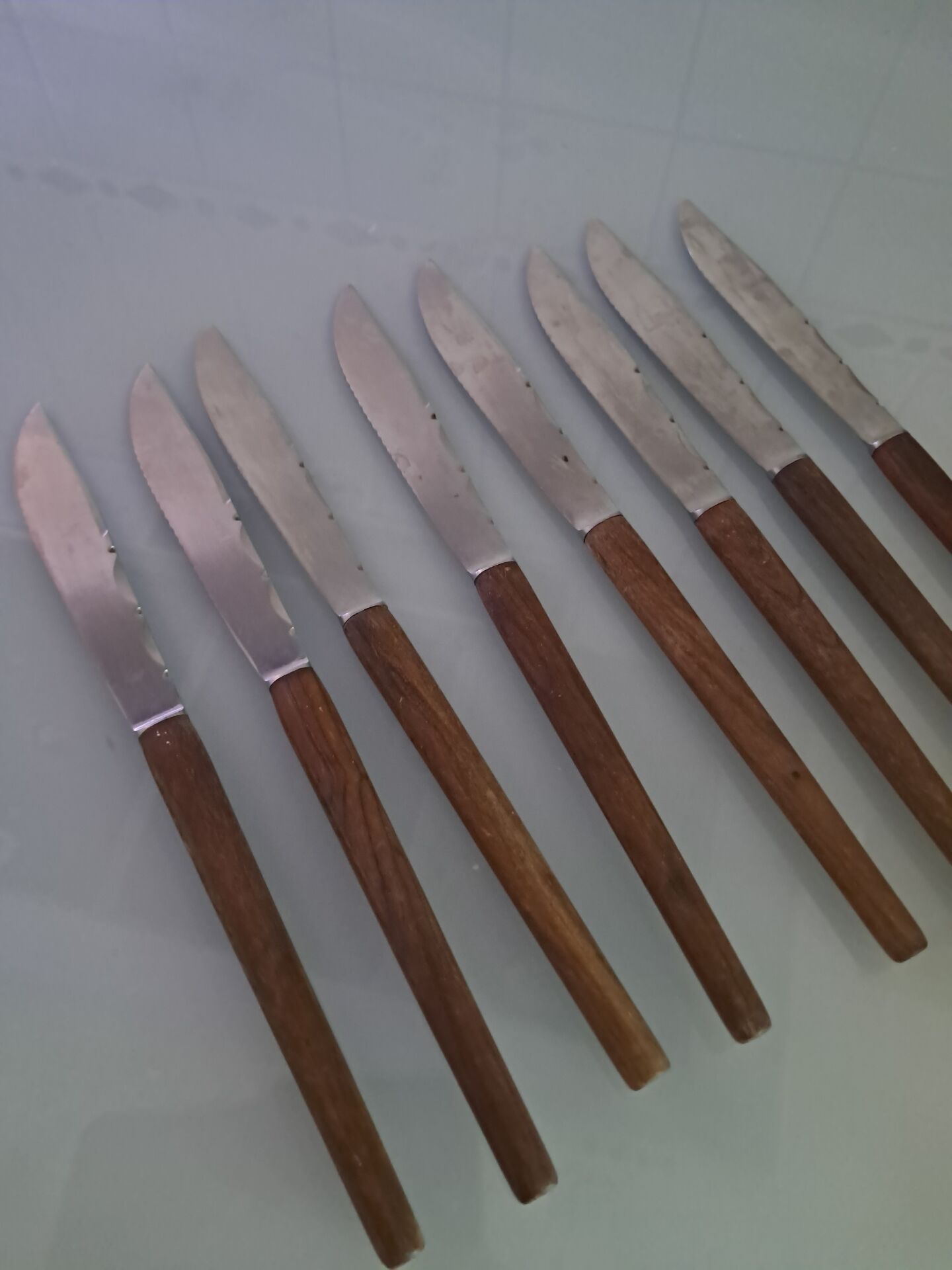 8 vintage knives