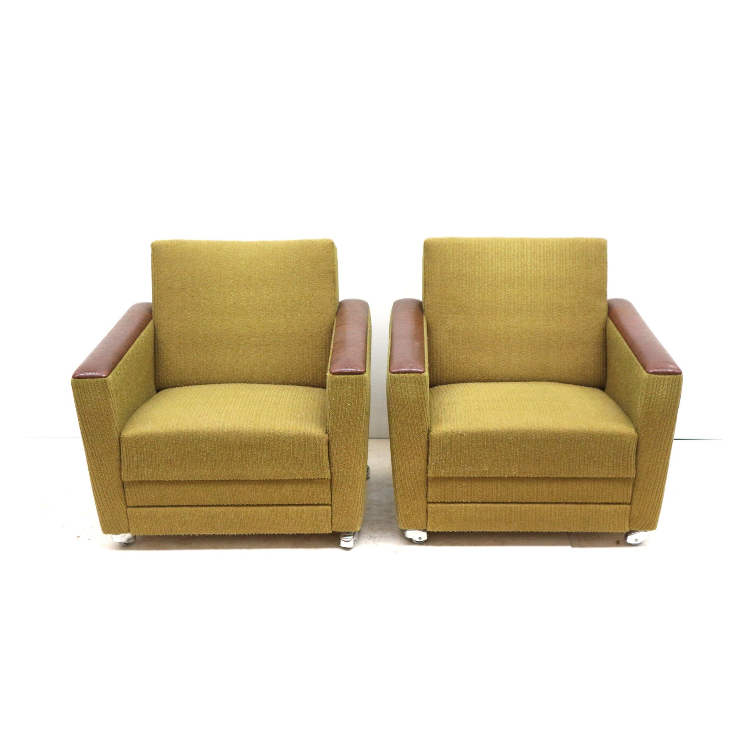 Ensemble de 2 fauteuils vintage verts des années 1970.