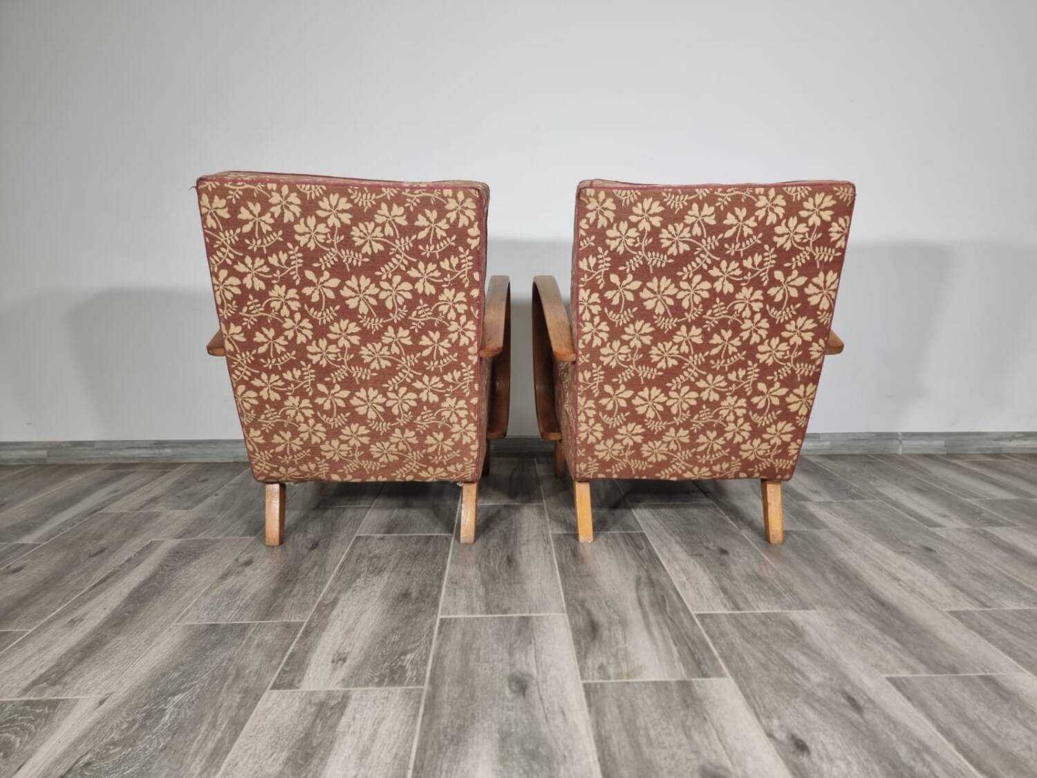 Art deco armchair by Jindrich Halabala