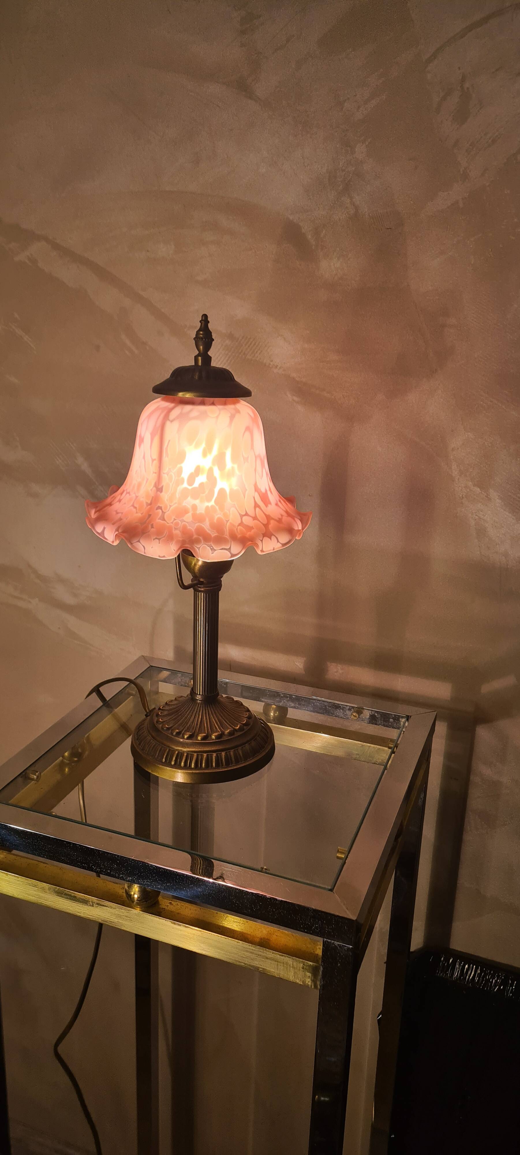 Art deco style lamp