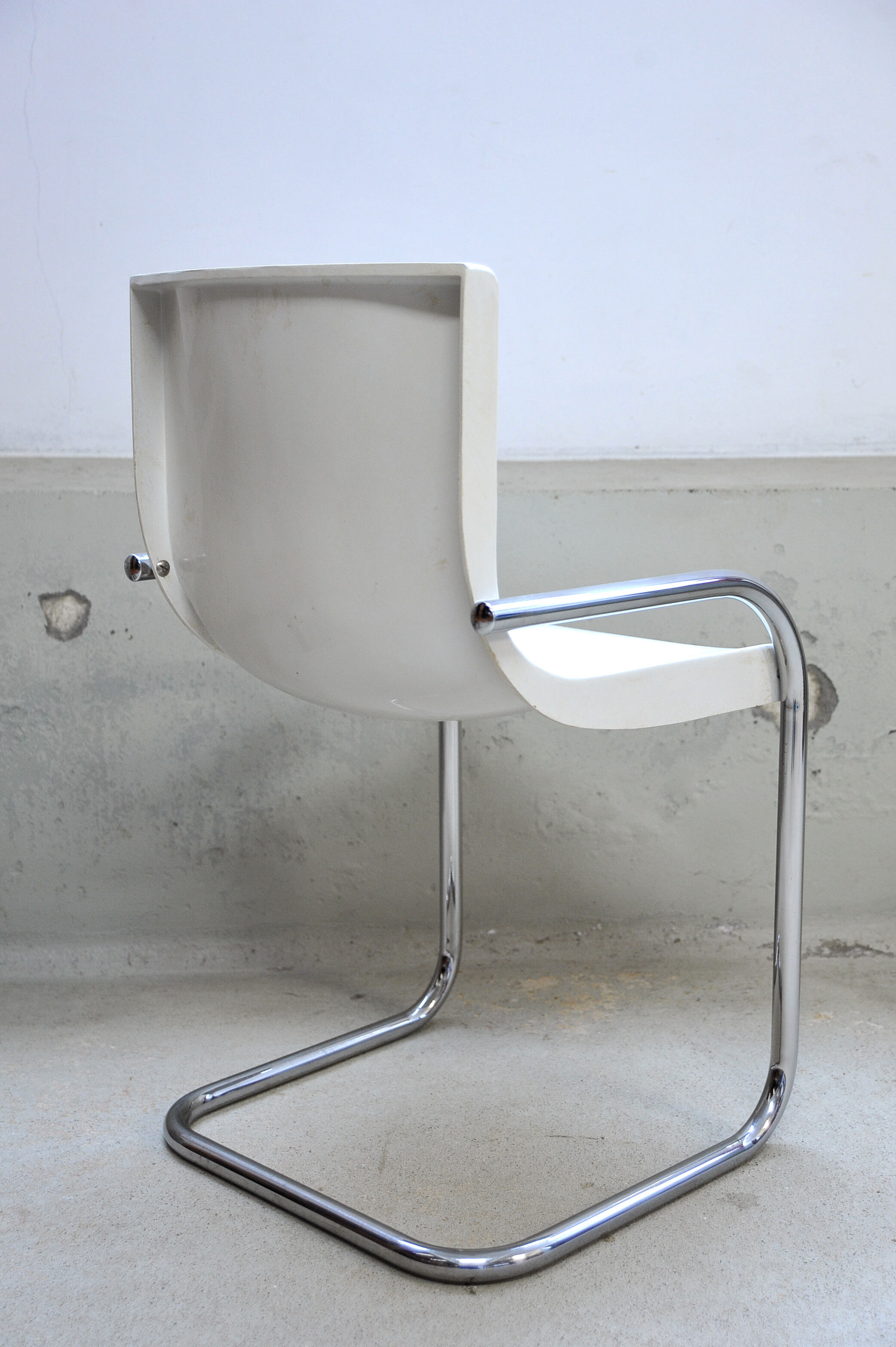 Cantilever Gautier chair, France, 1970