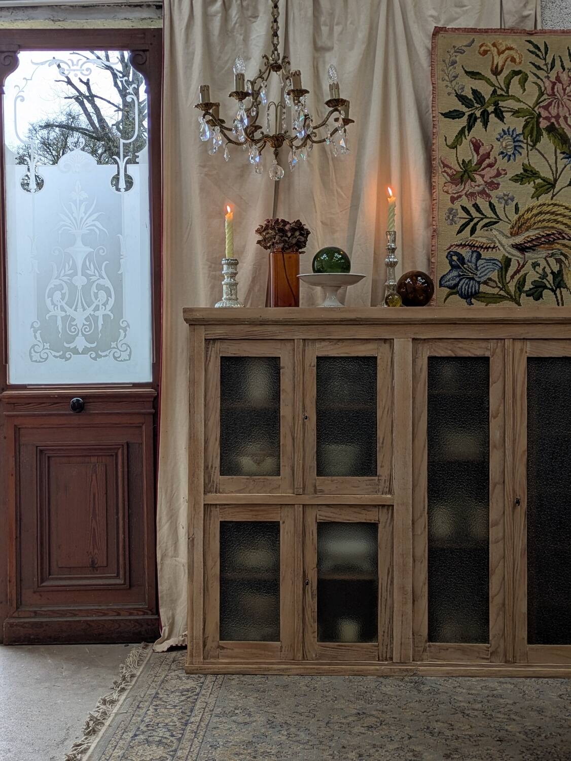 Raw glass cabinet