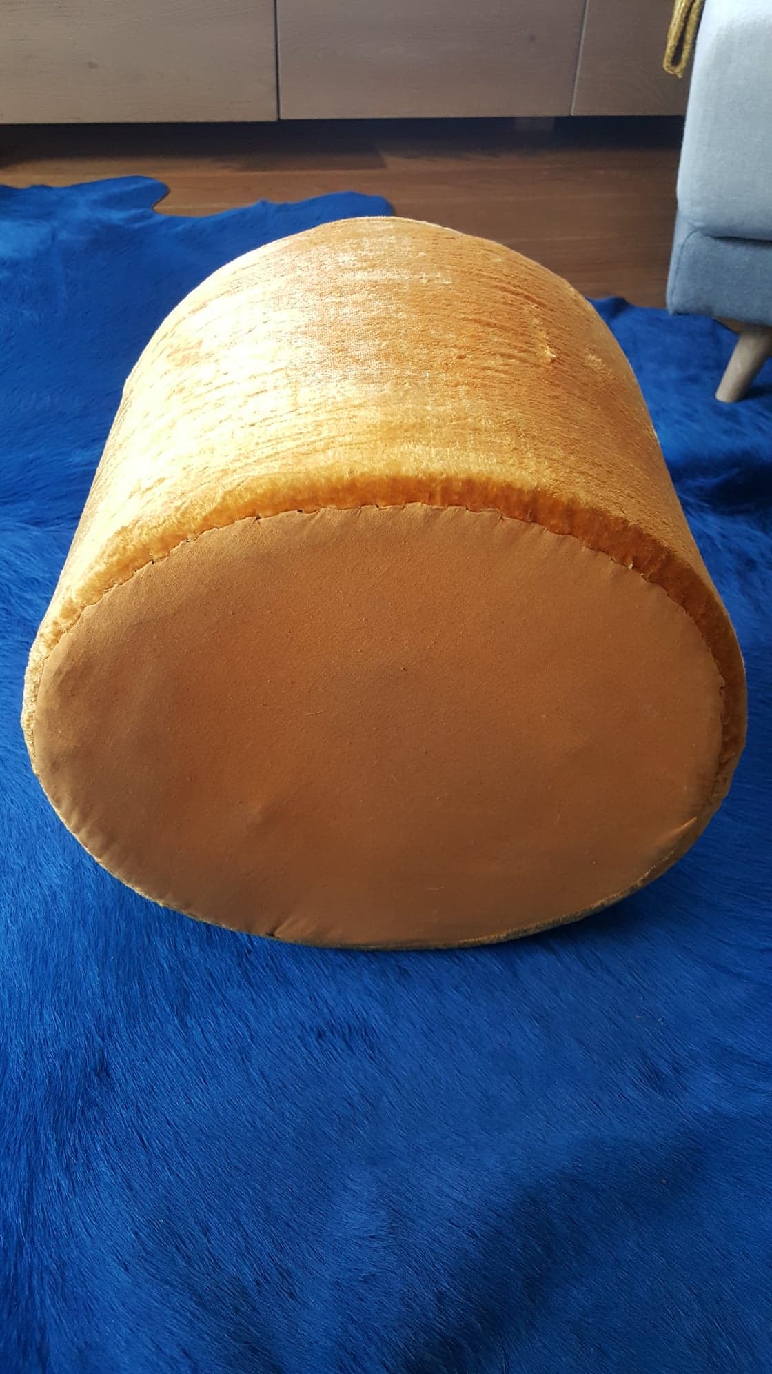 Vintage mustard velvet pouf
