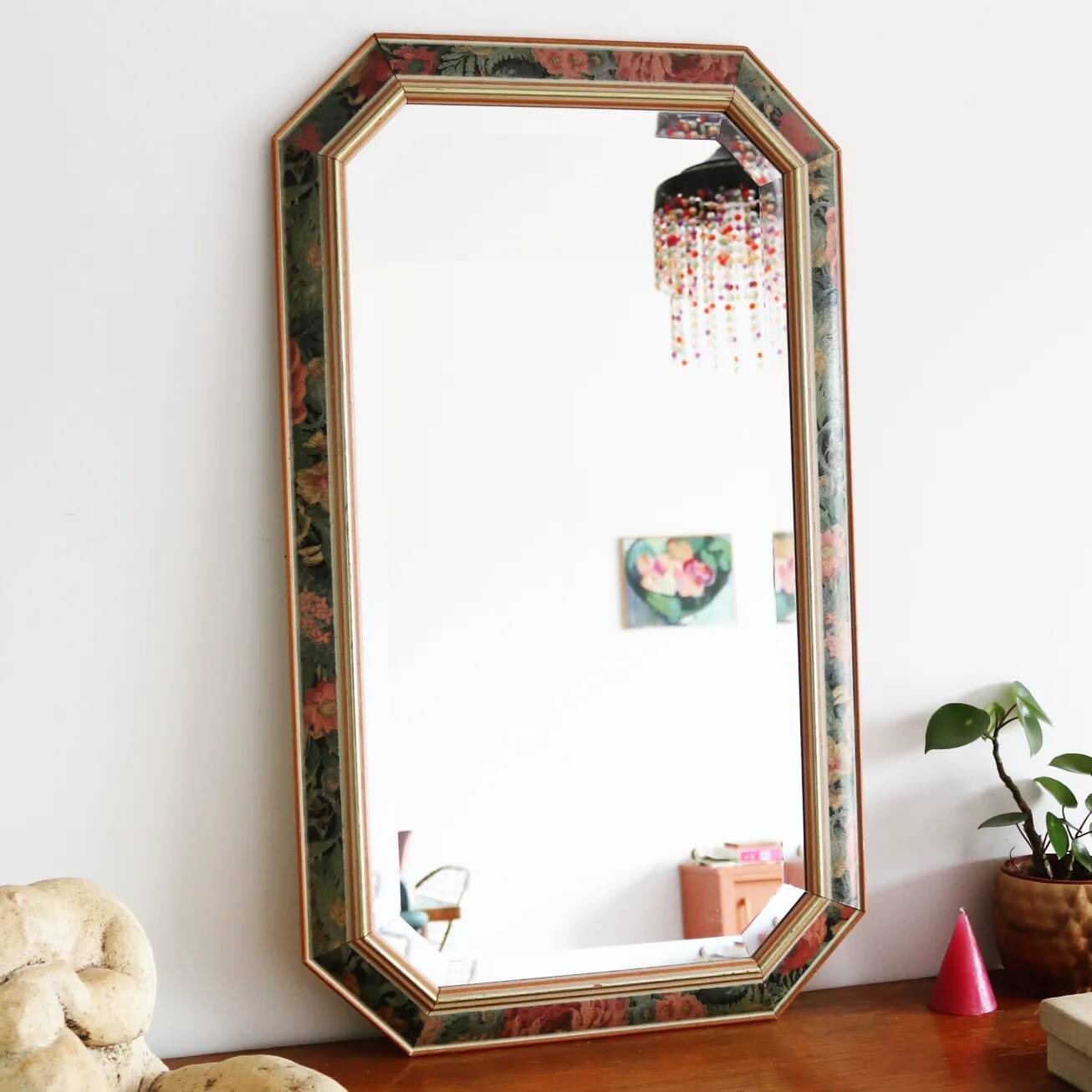 Miroir biseauté en bois peint vintage