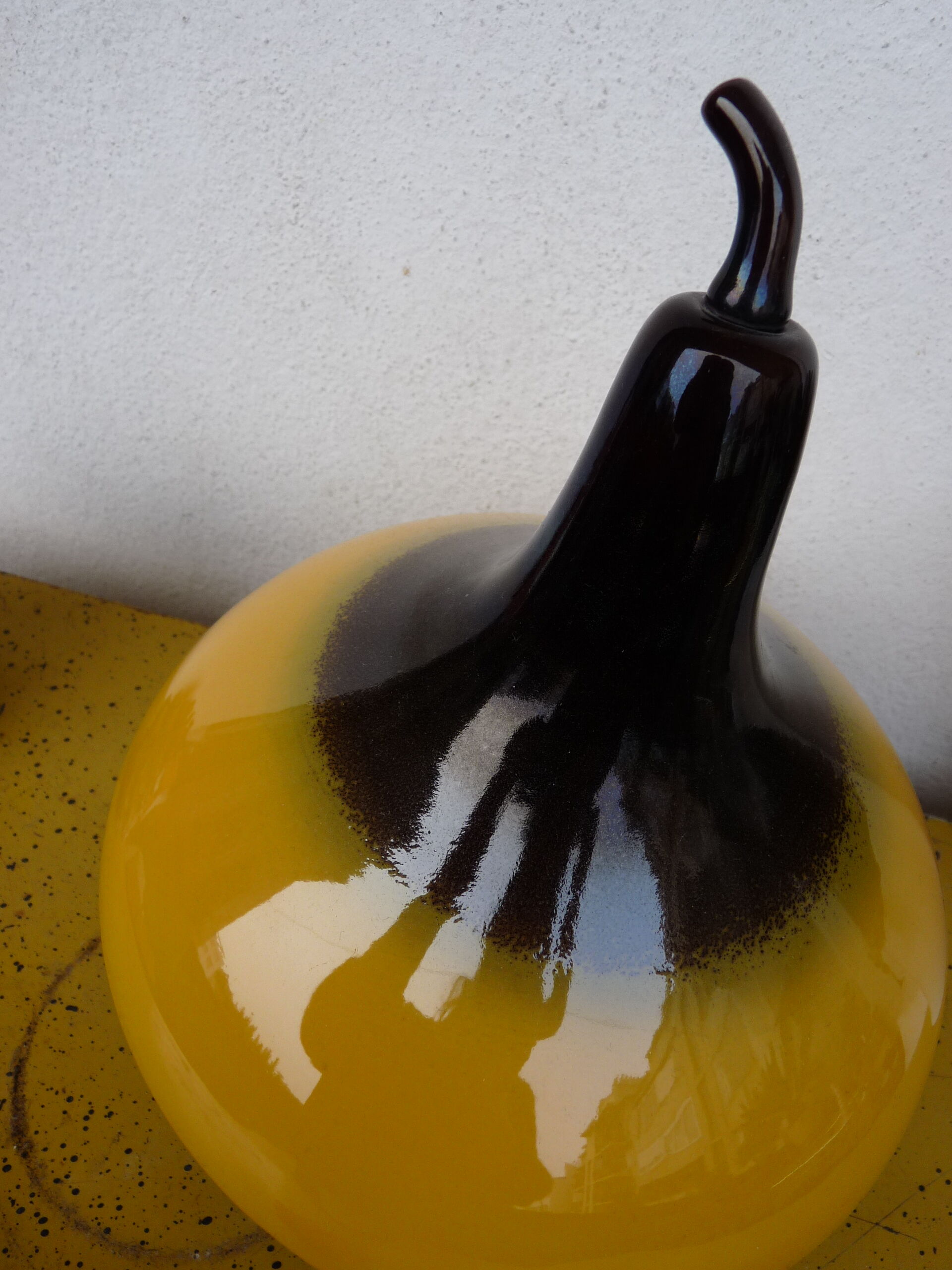 Pear-shaped soupiere vintage italian ceramic 70