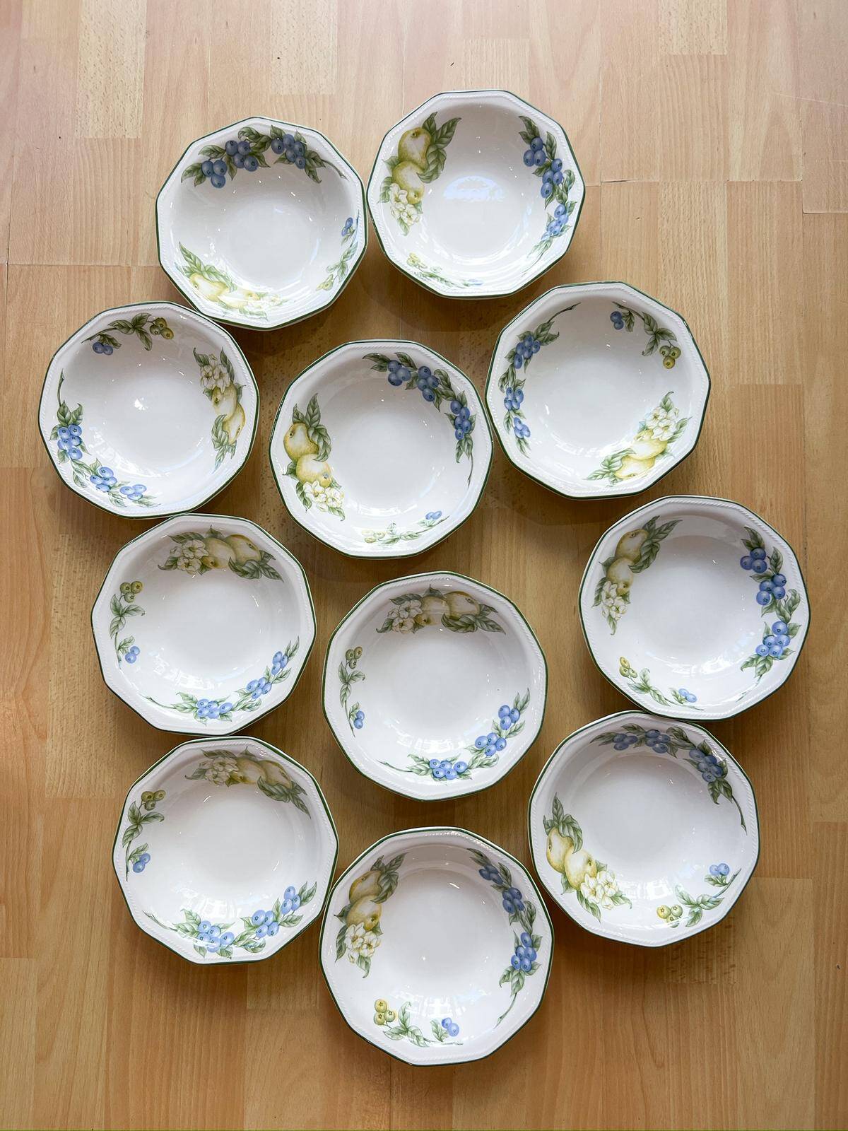 11 Churchill deep dessert plates