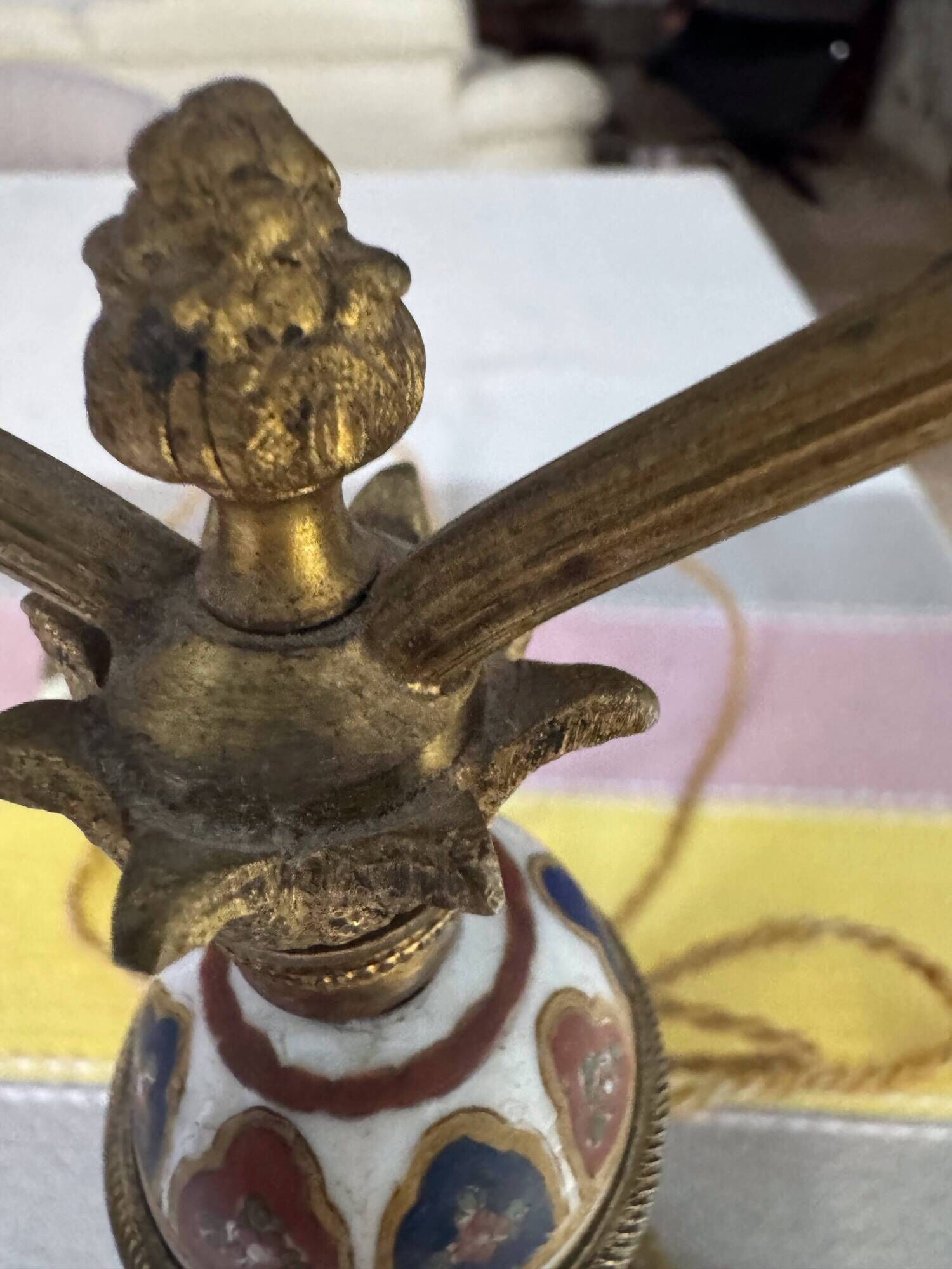 Antique lamp in enamelled porcelain and bronze