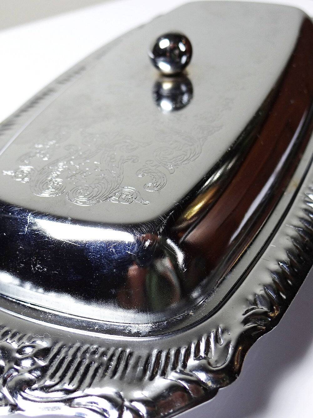 Beurrier en métal argenté/inox vintage années 1960-1980 style rococo