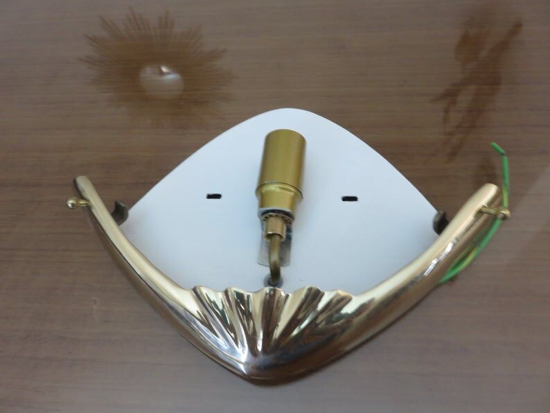 Wall lamp " shell " Art Deco brass and frosted glass 70s