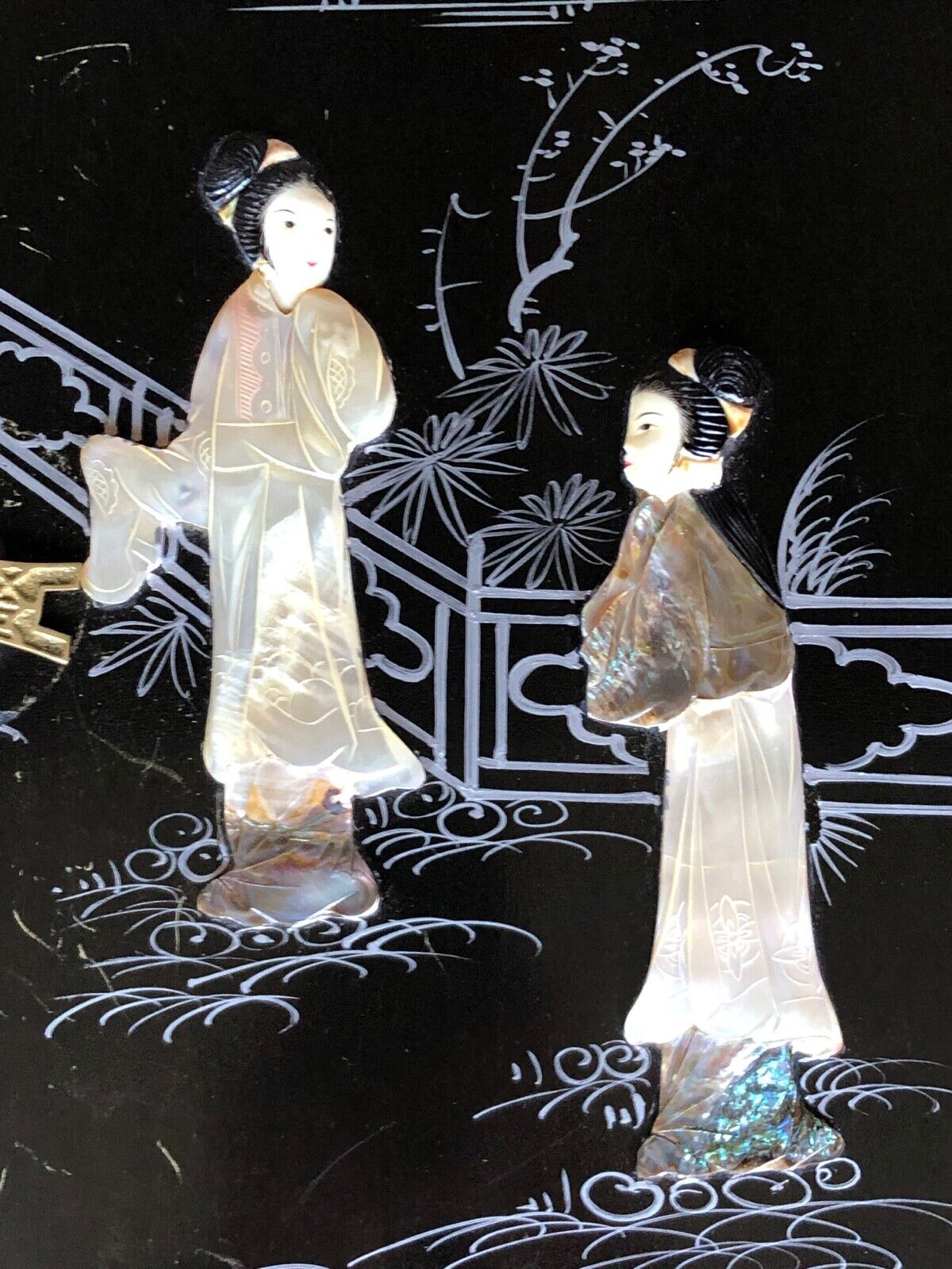 Four lacquer panels japan china XXe decorations of geishas