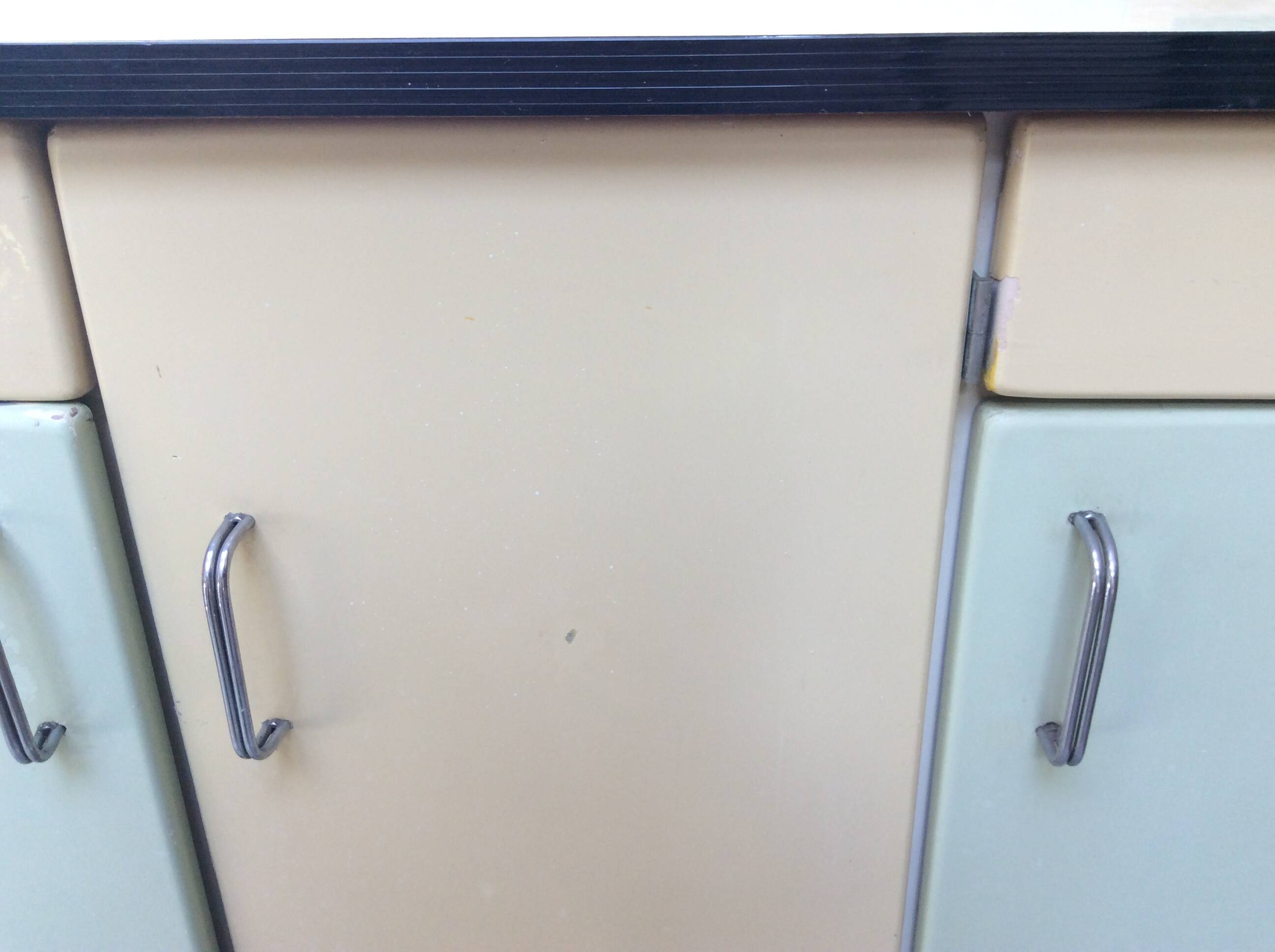 Kitchen sideboard in wood and Formica