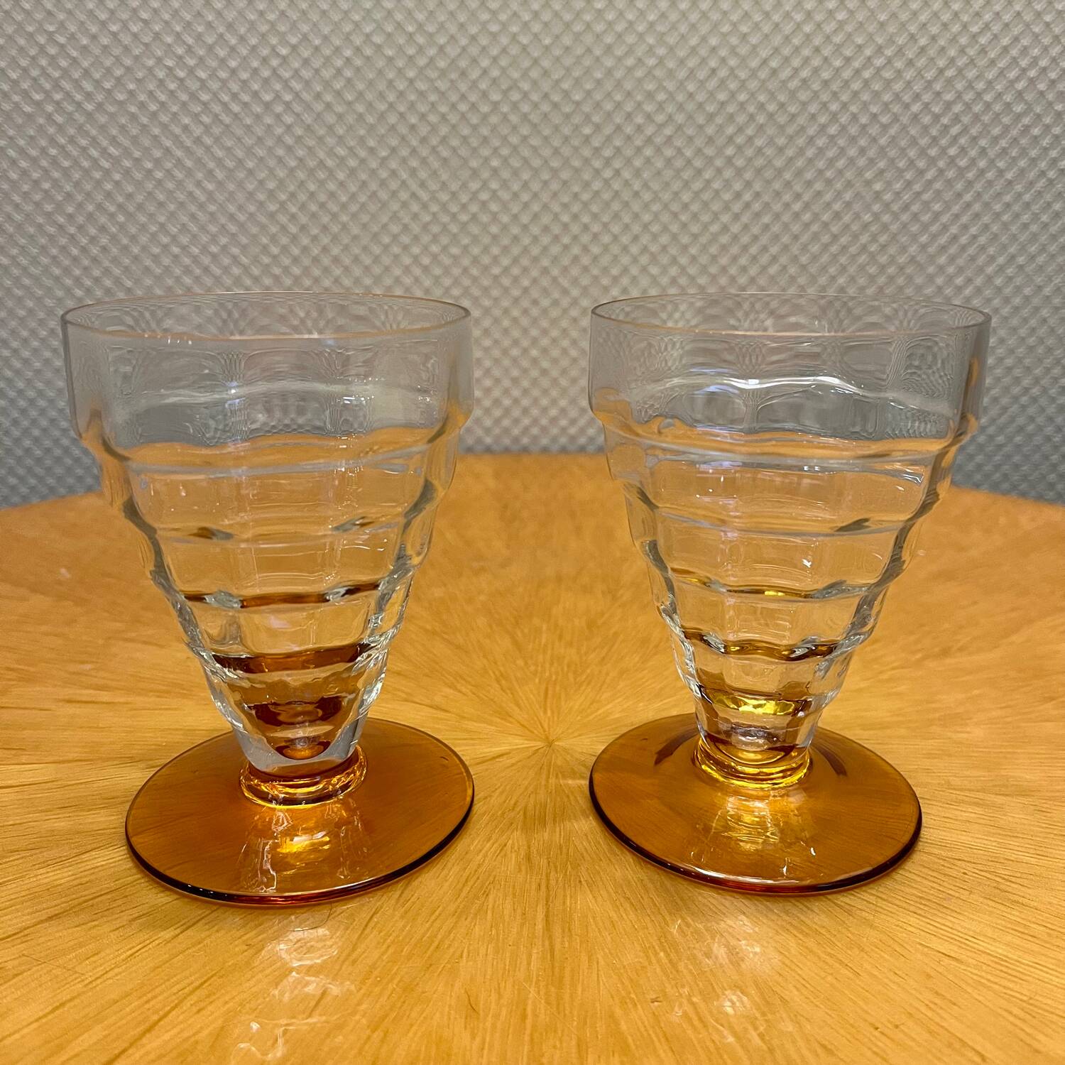 Set of 2 vintage Art Deco glasses
