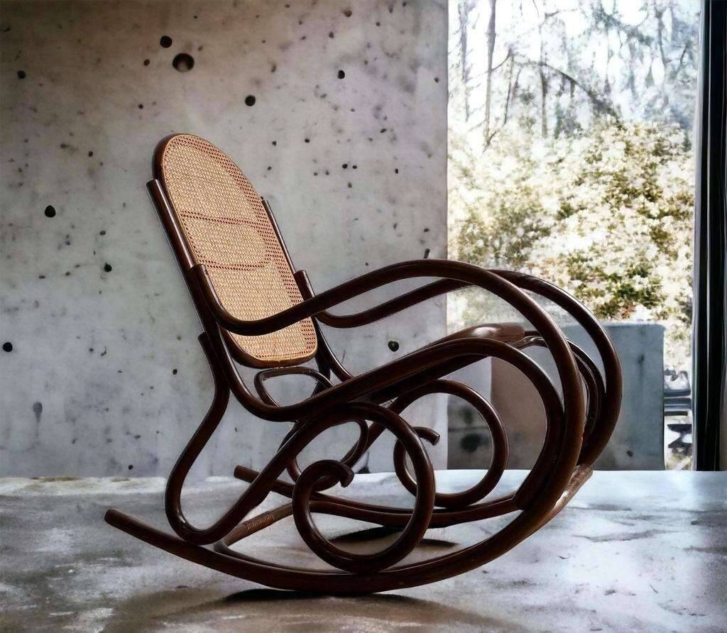 Fauteuil à bascule vintage en rotin