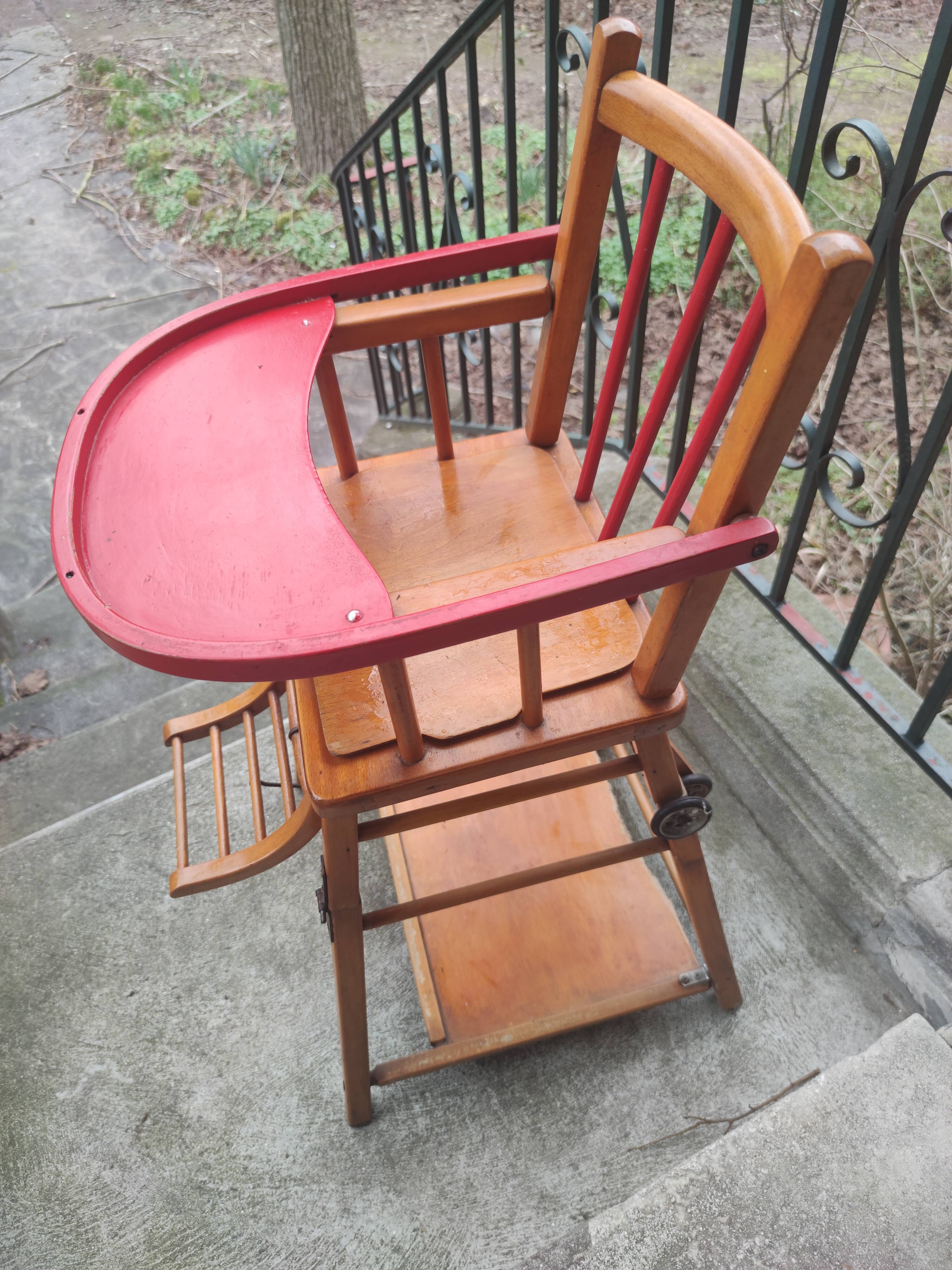 Chaise haute en bois pour bébé ou enfant