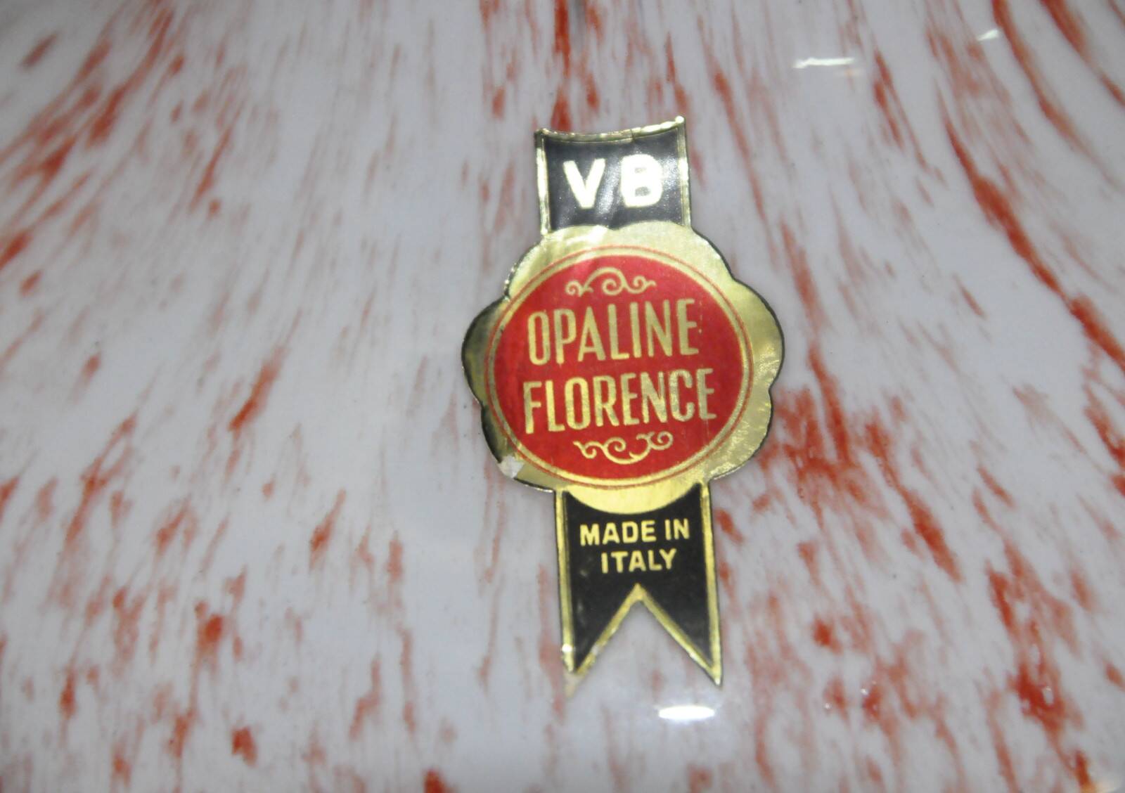 Vase en verre signé V.B Opaline Florence Italie