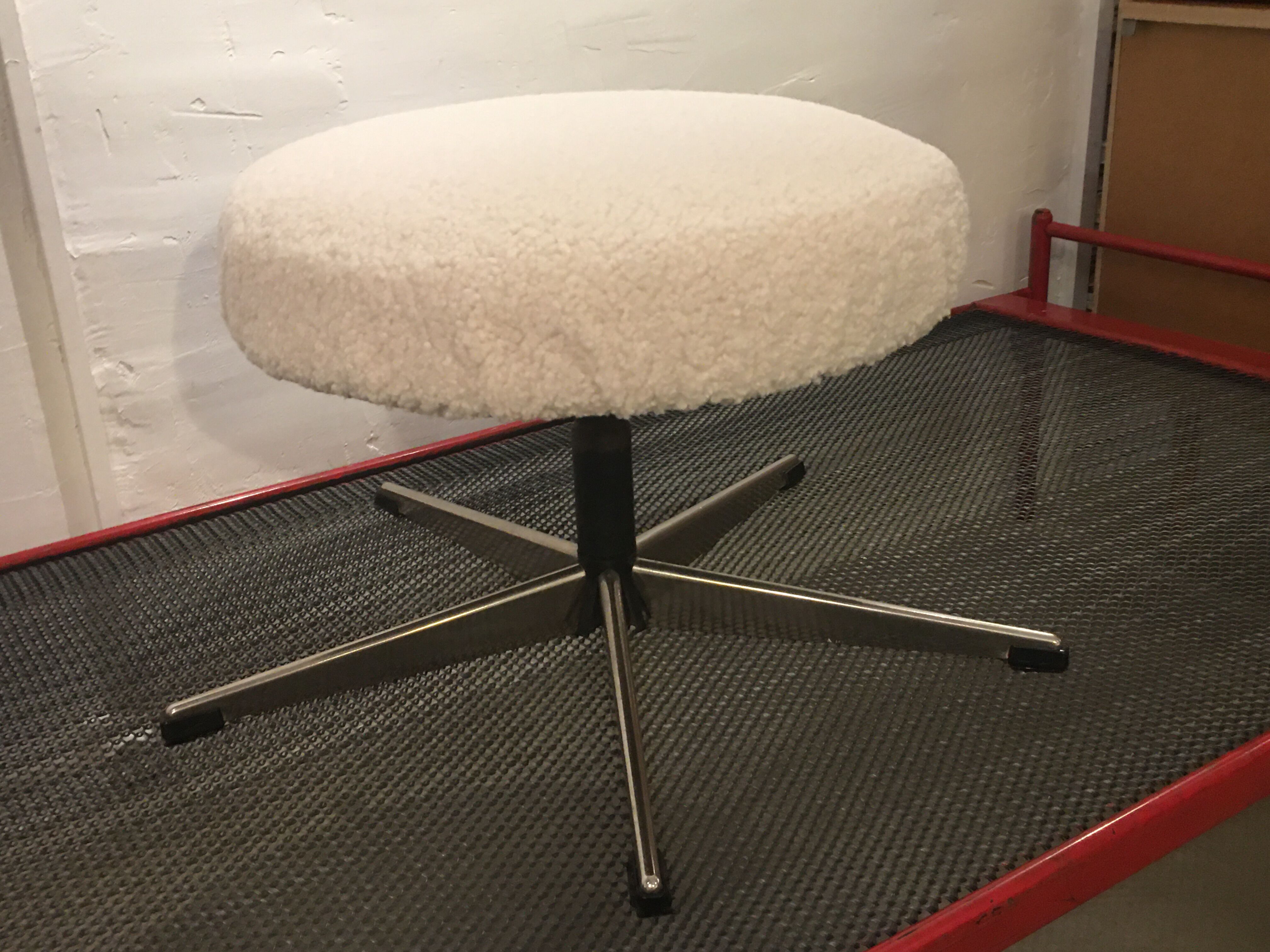 Stool, footrest, swivel 1970