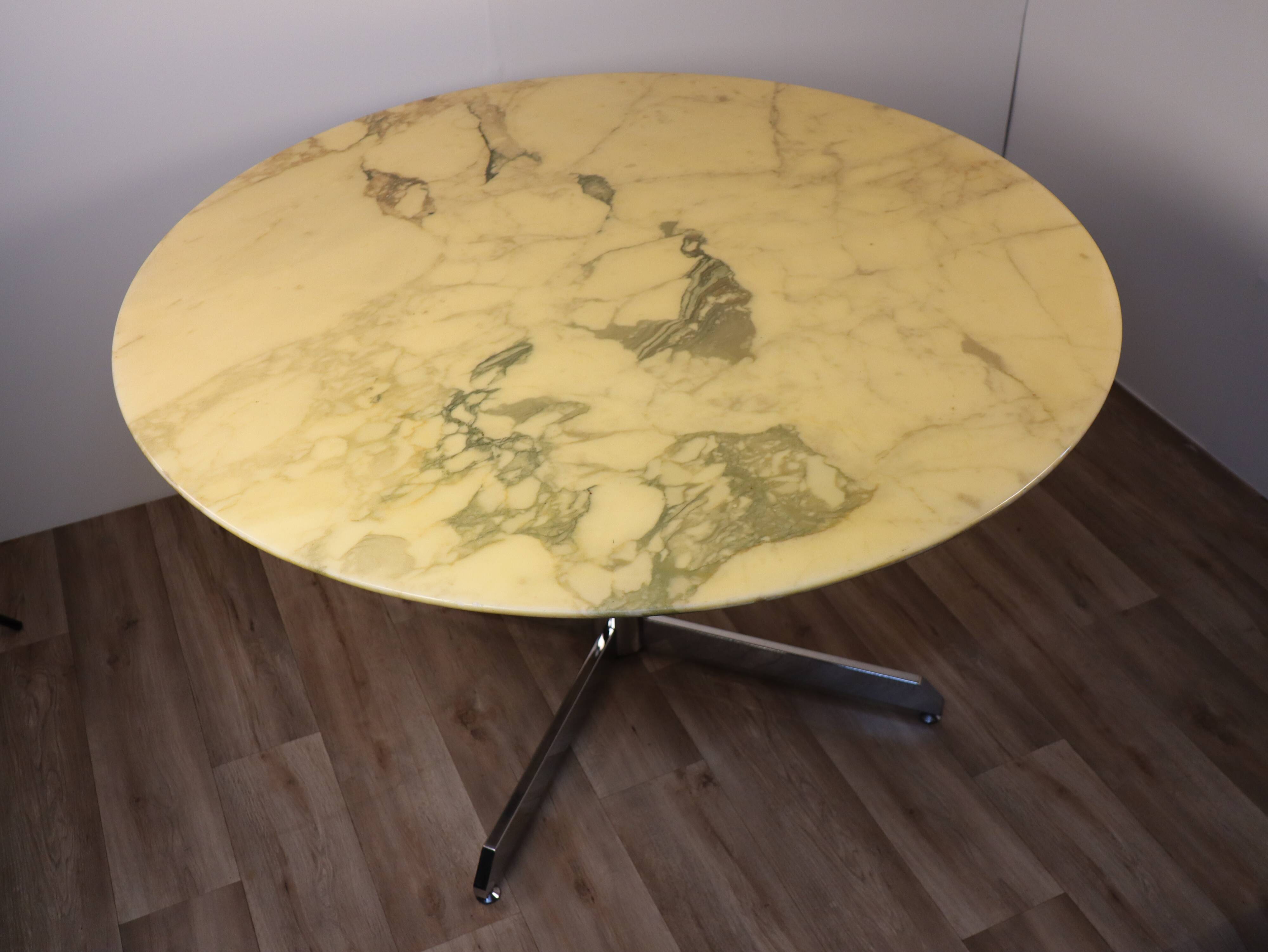 Table de repas Roche Bobois en marbre 1970