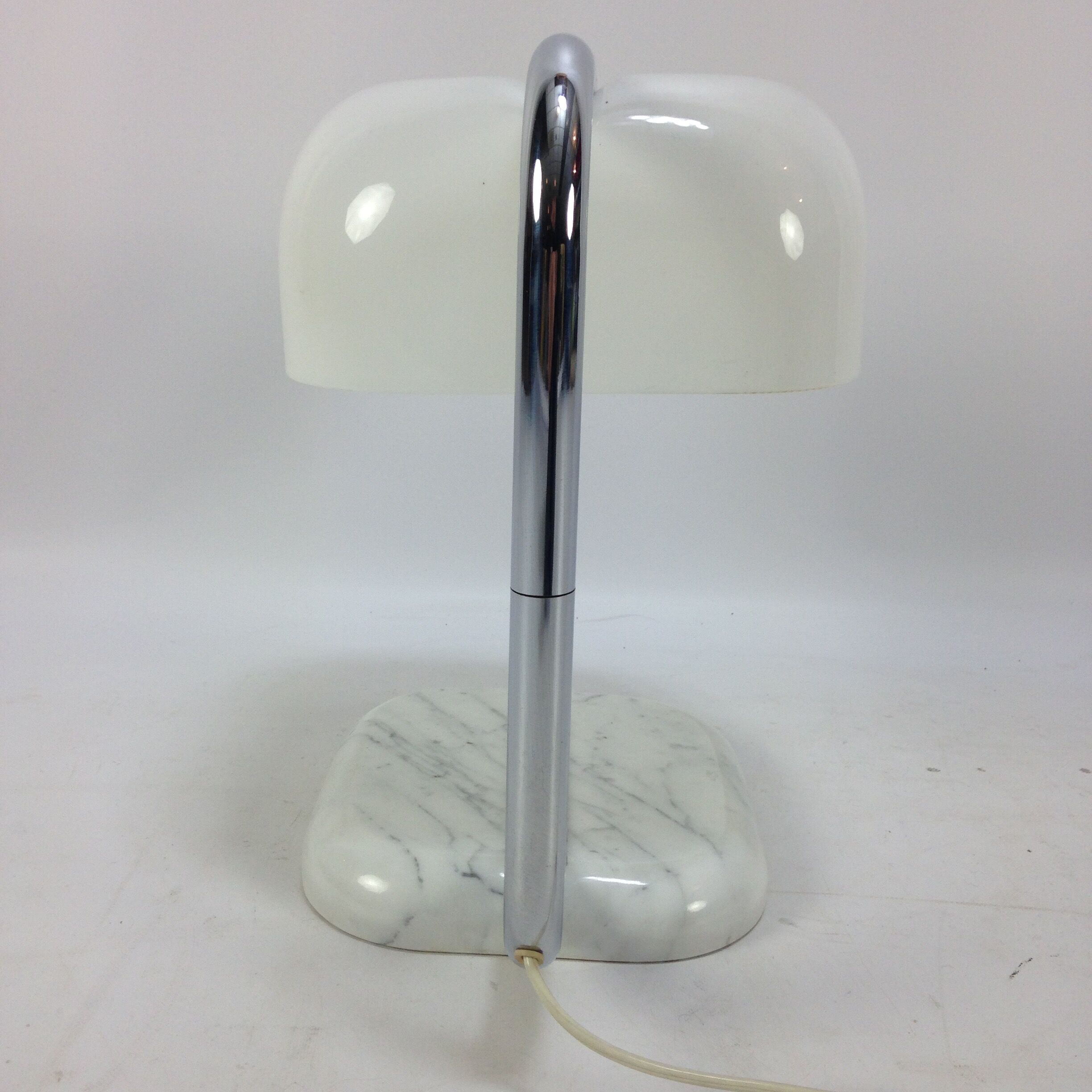 Guzzini table lamp with marble foot, 1970
