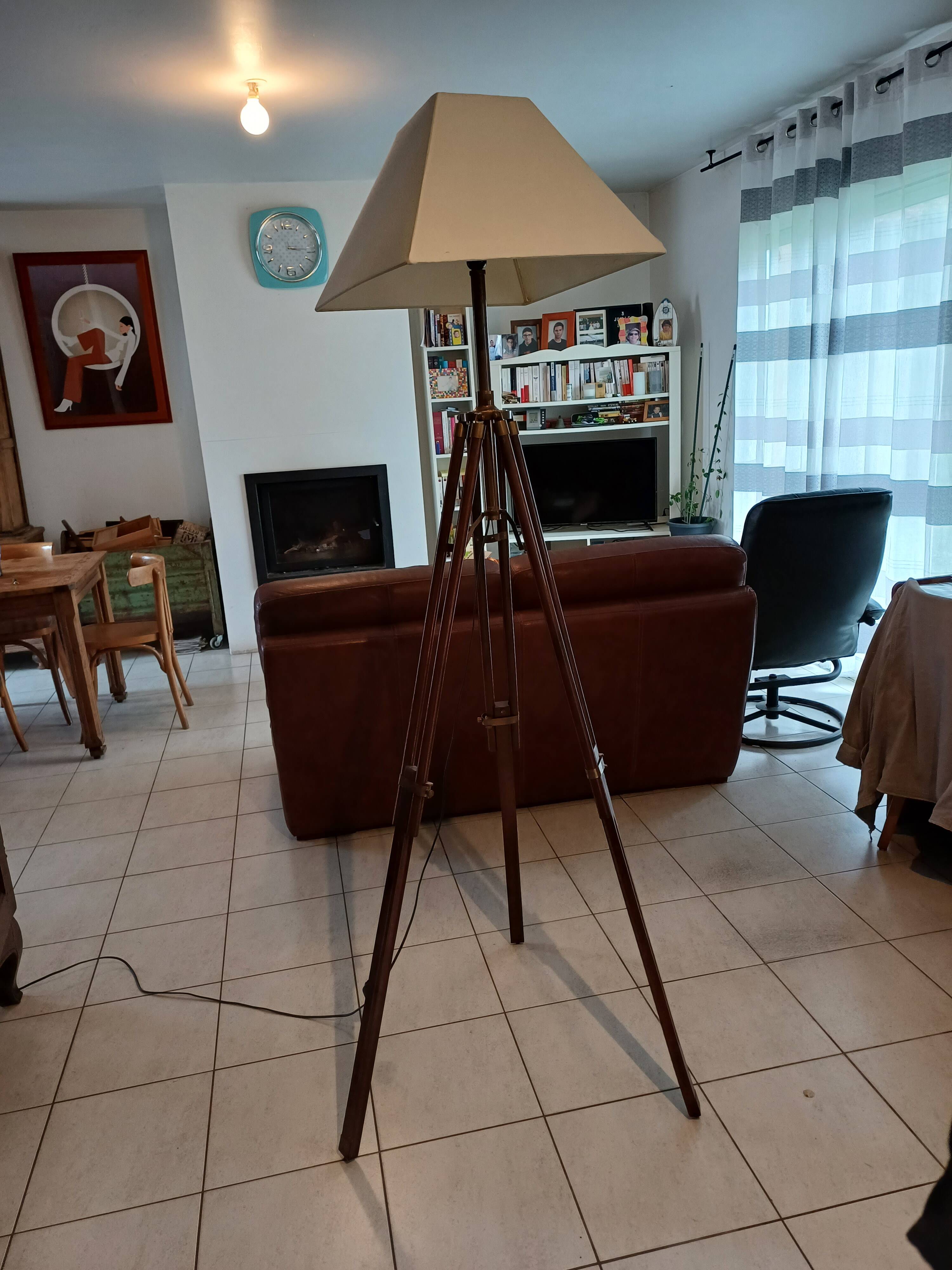Geometric Tripod Lamp Wood and Brass