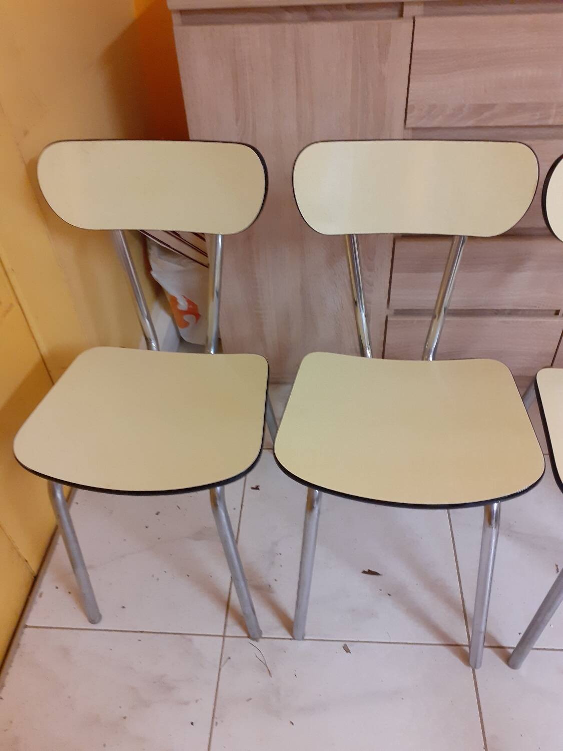 Formicat chairs