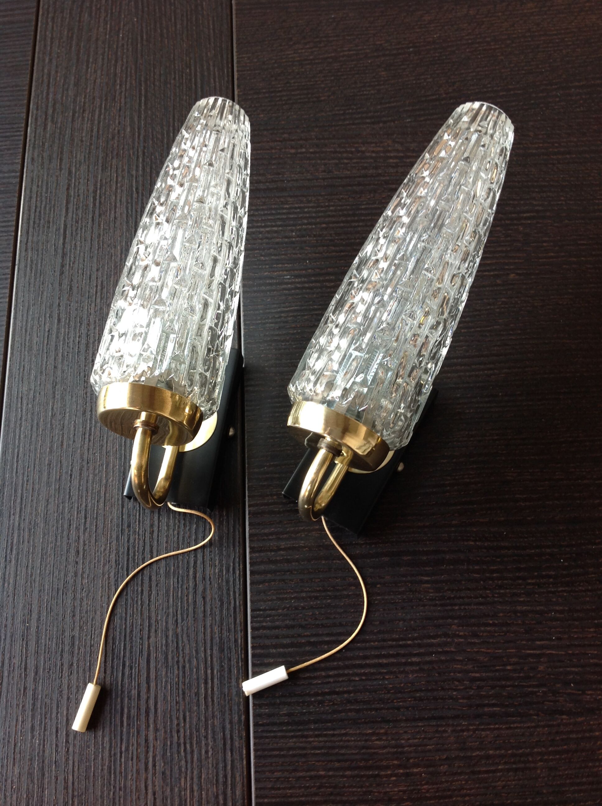 Pair of brass sconces and tulip glass 60