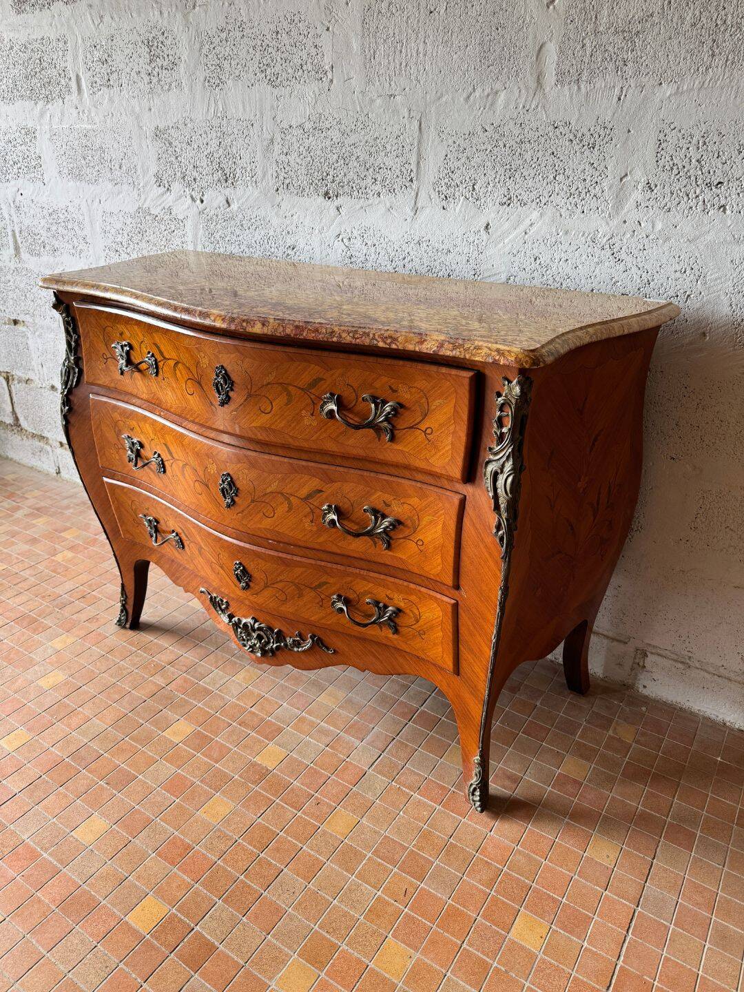 Commode marquetée Louis XV