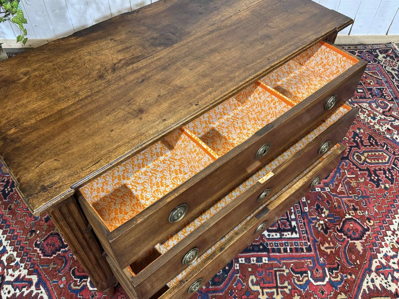 Louis XVI commode from the 18th century in walnut.