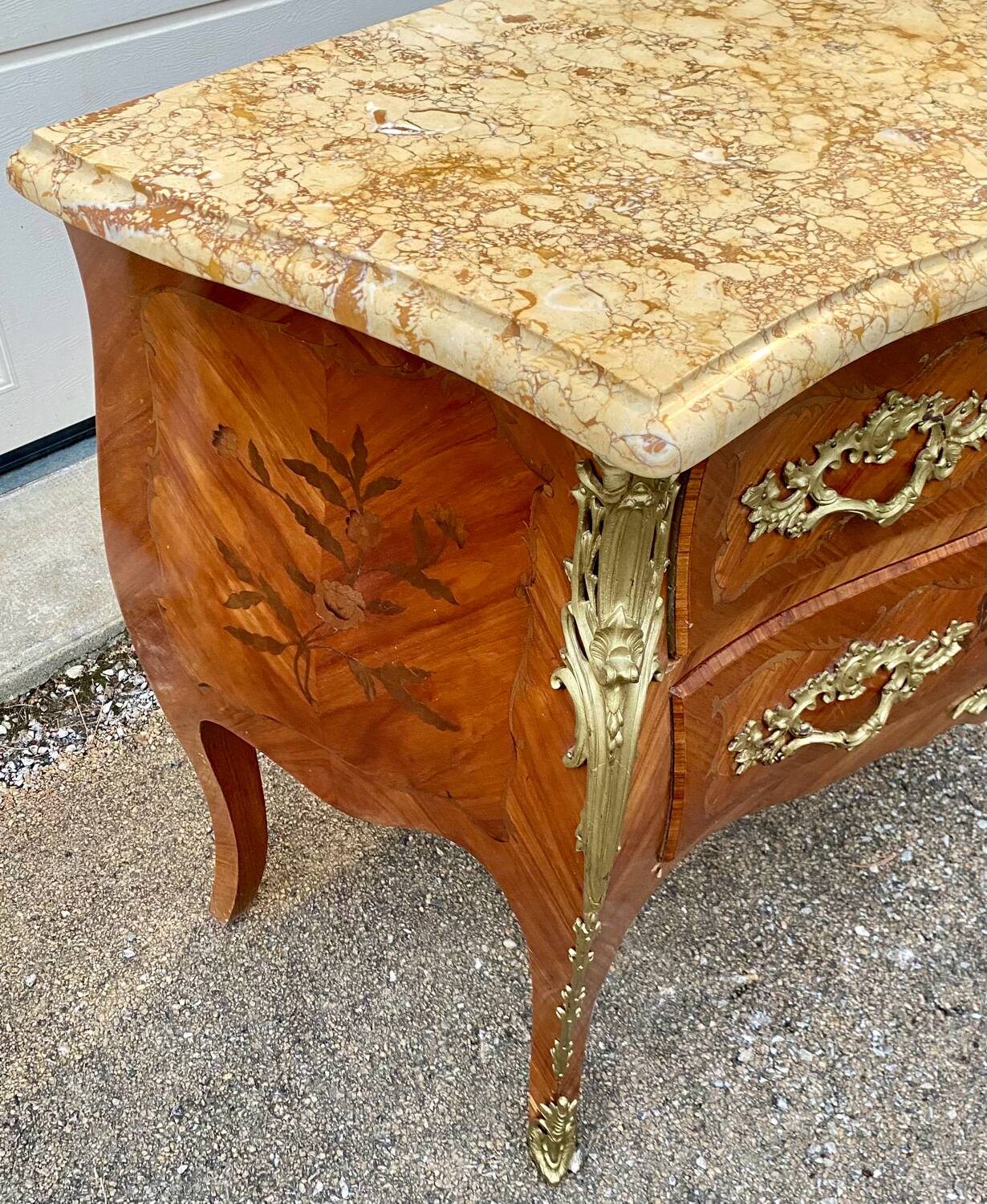 Commode Louis XV marqueterie bois de rose à 3 tiroirs