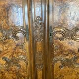 Bressane wardrobe with arched cornice, walnut and fresne magnifying glass.