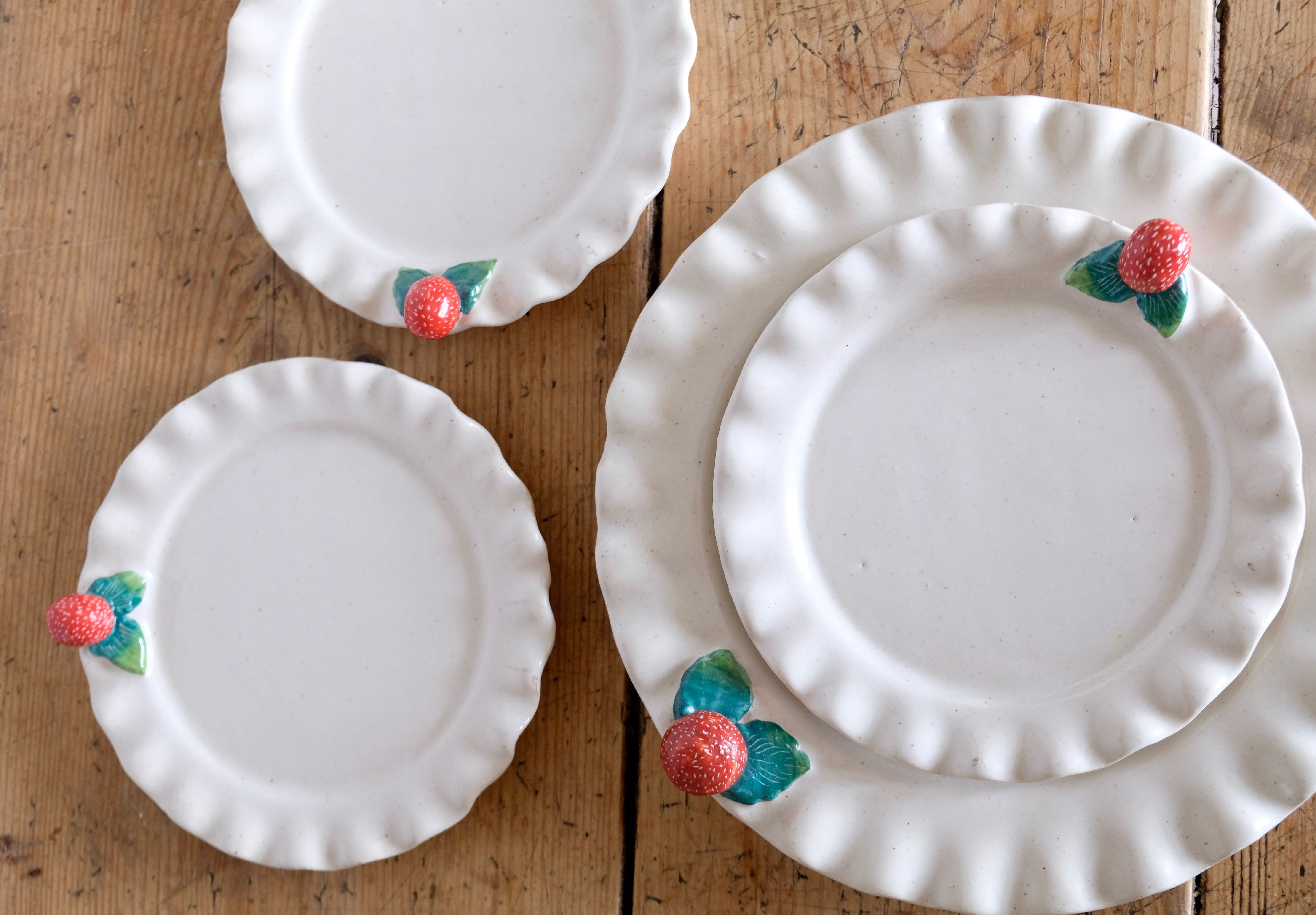 Service dessert in old strawberry Moutiers