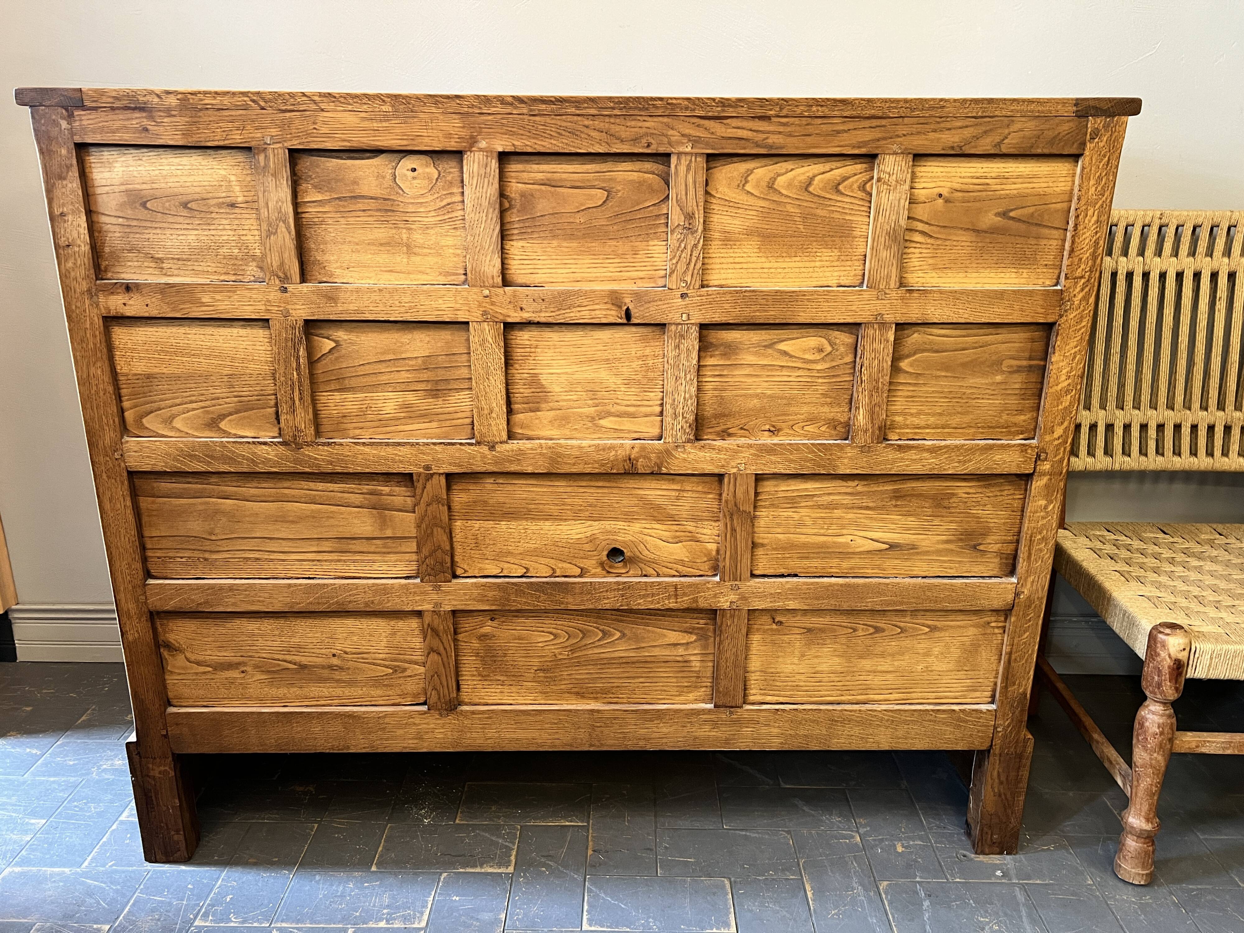 16 drawer counter in solid oak