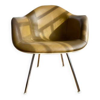 Charles & Ray Eames Armchair for Herman Miller