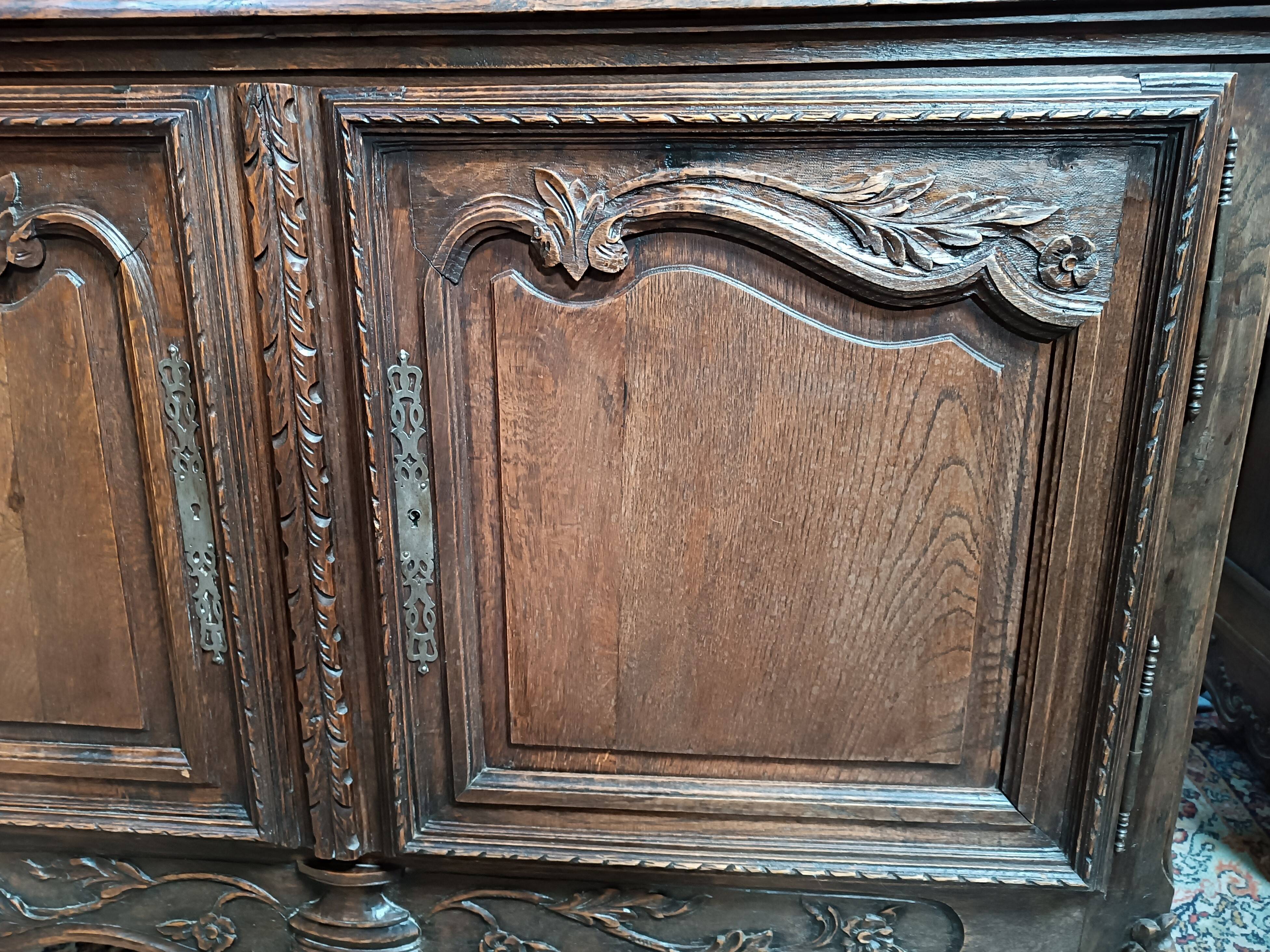 Louis XV buffet in carved oak