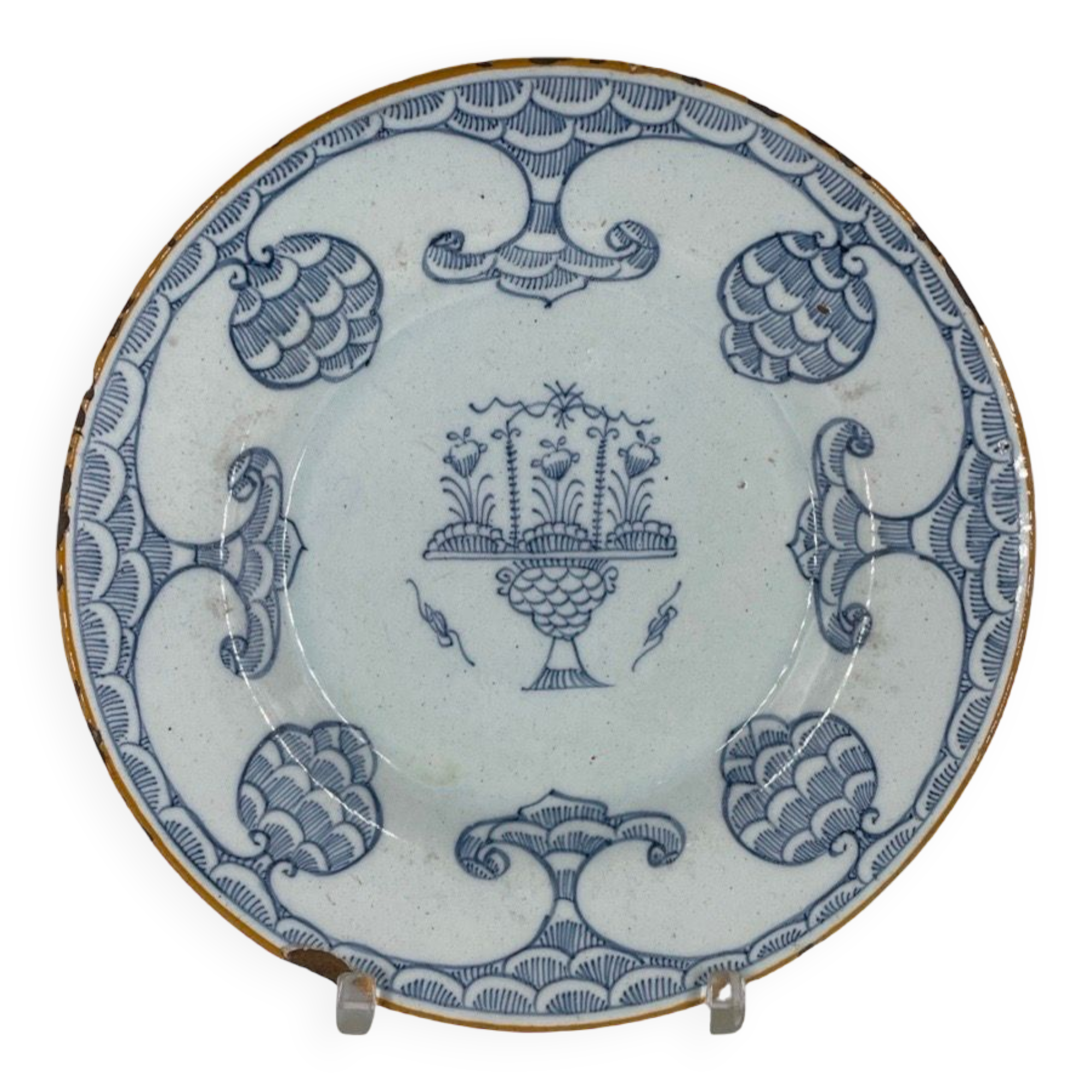 Blue Delft earthenware plate decorated with flowers