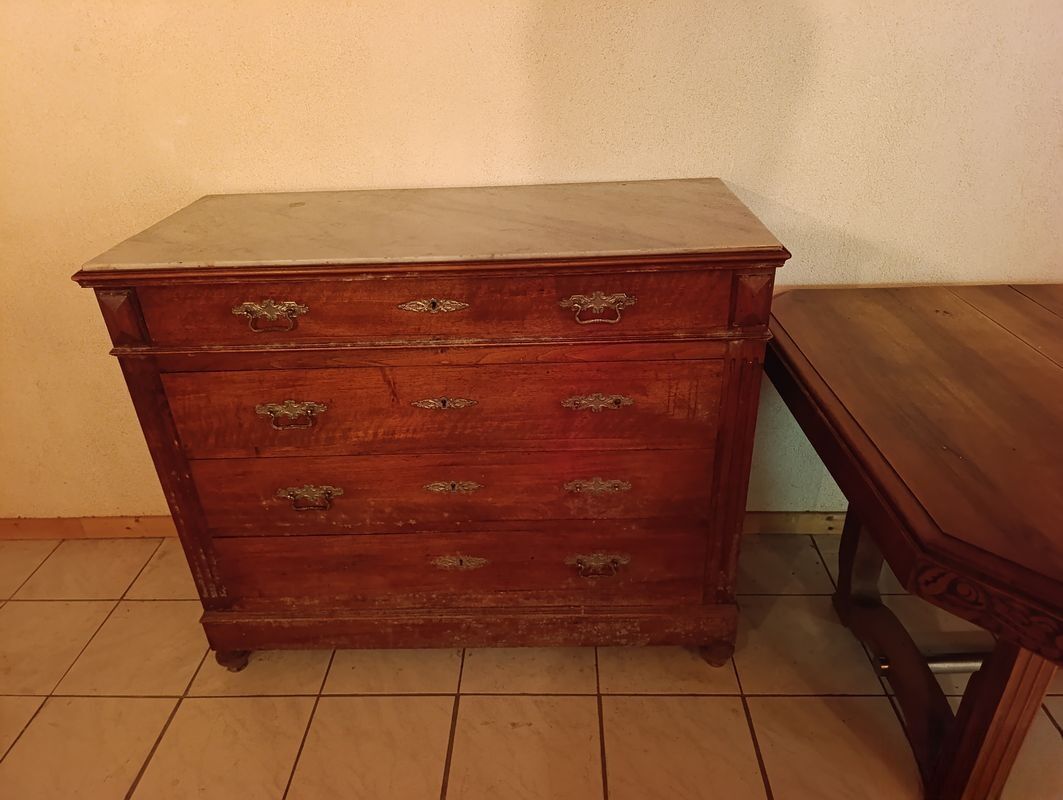 Commode ancienne
