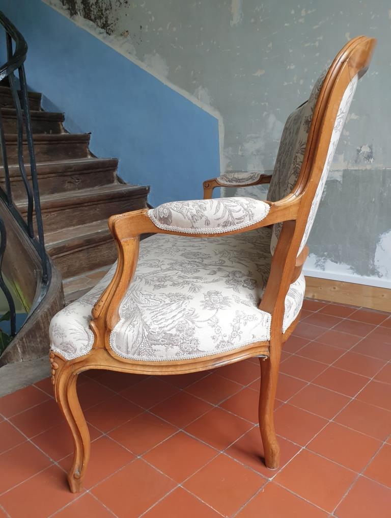 Louis XV style convertible sofa toile de Jouy Chinoiseries