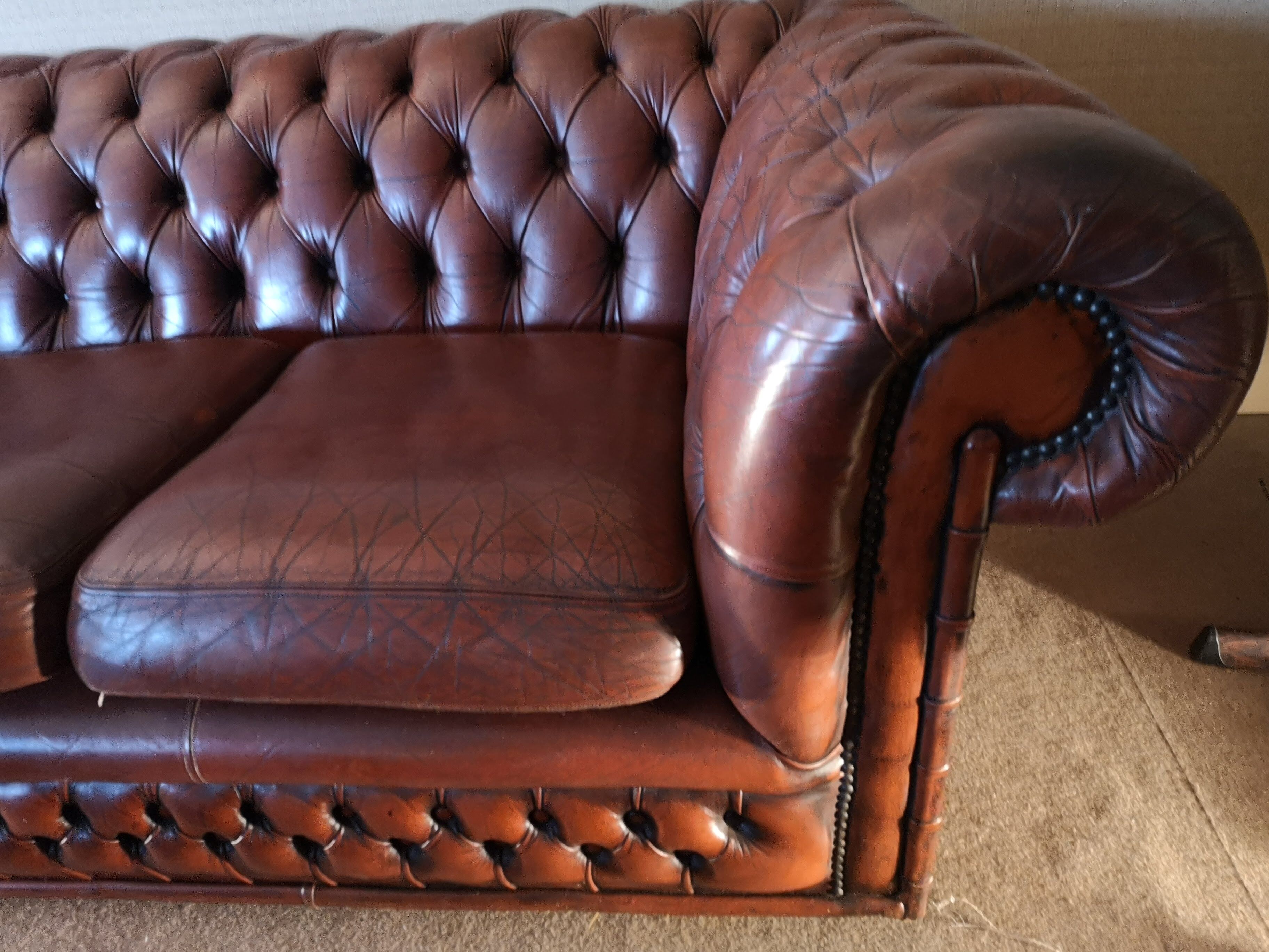 Sofa chesterfield brown leather four seats