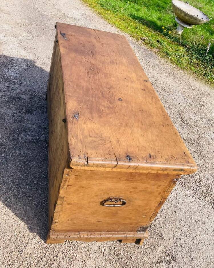 18th century chest, front view, carved with Menorahs and Hebrew symbols