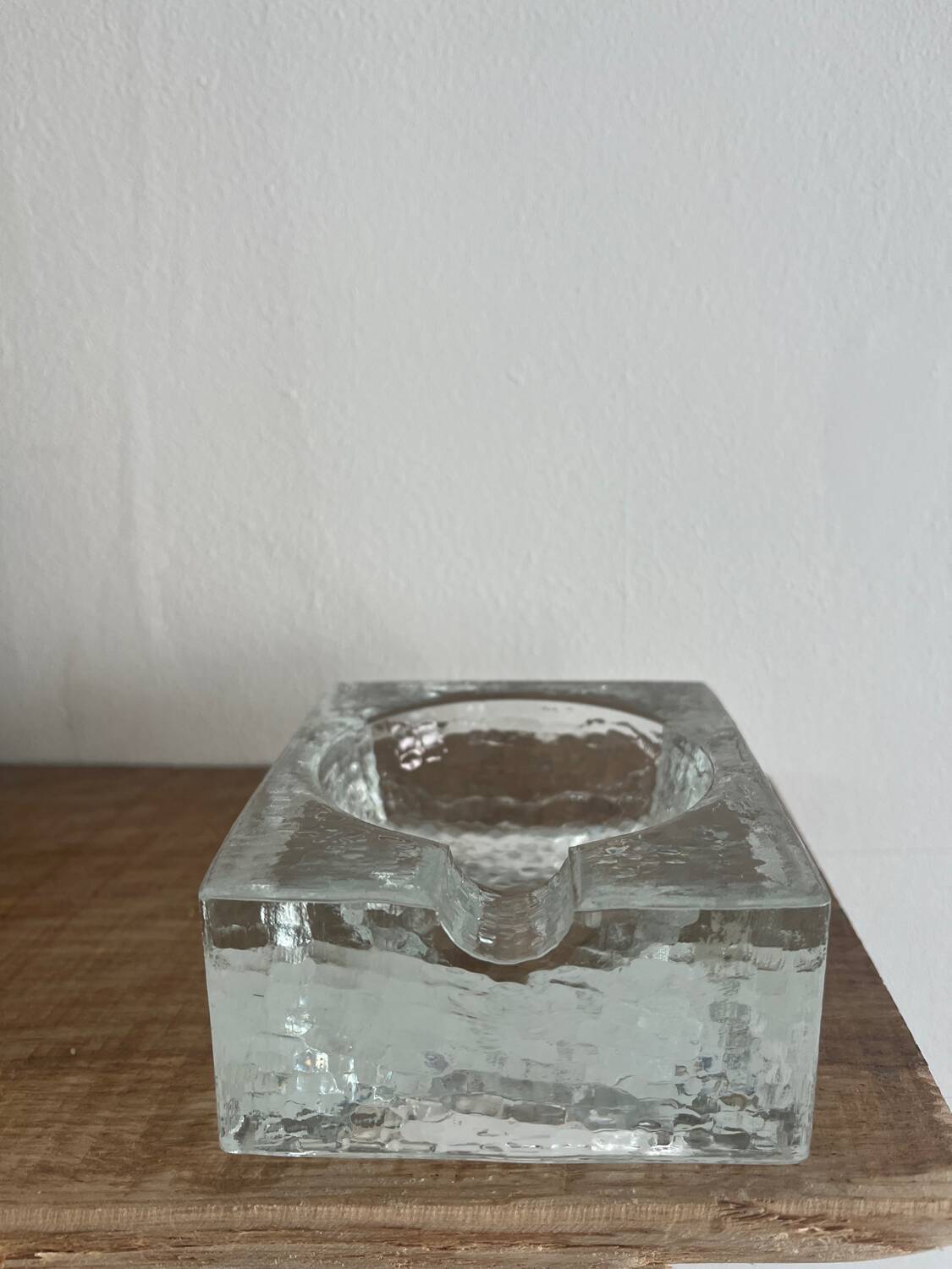 Cendrier pavé de verre