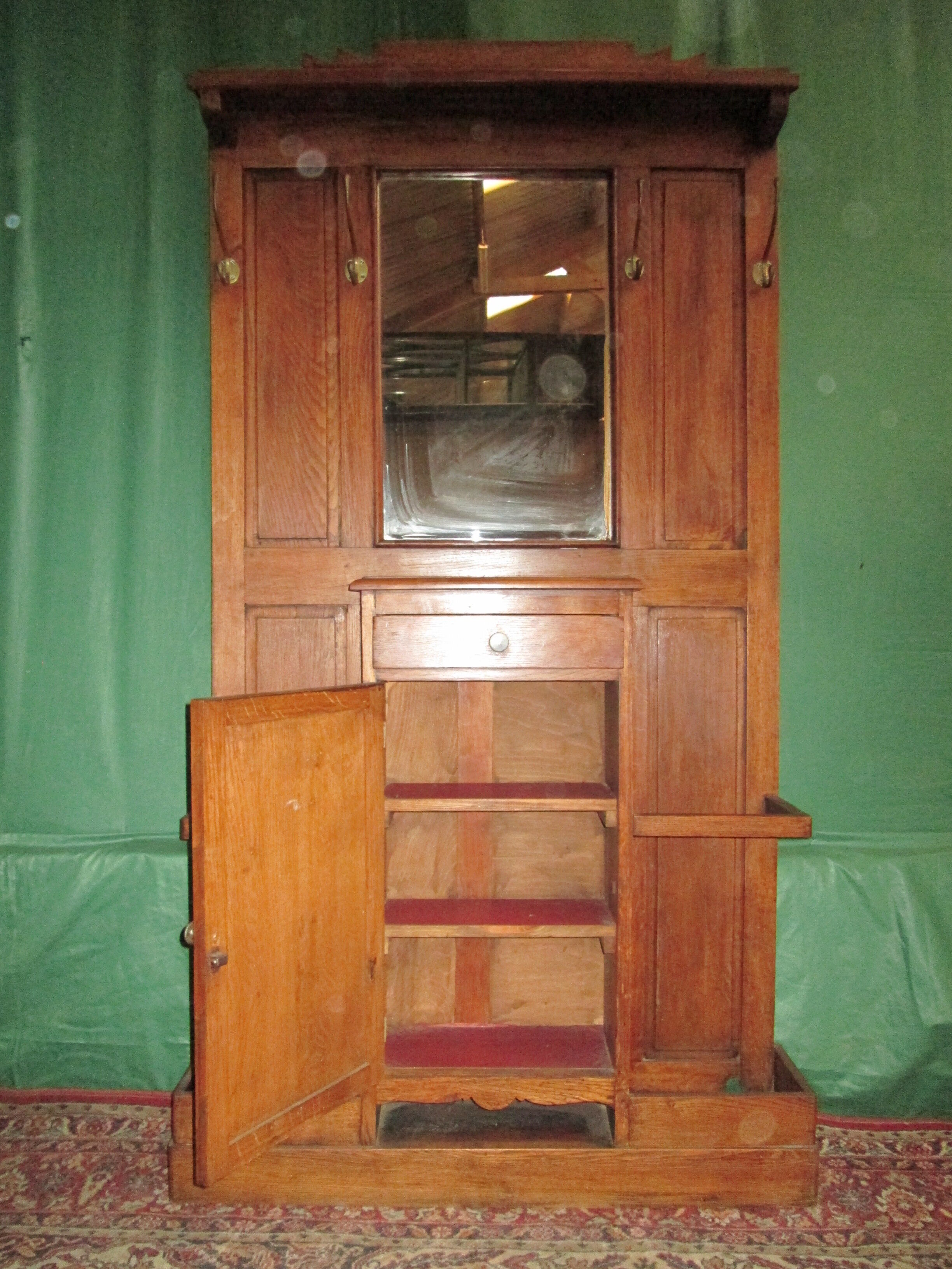 chestnut coat holder