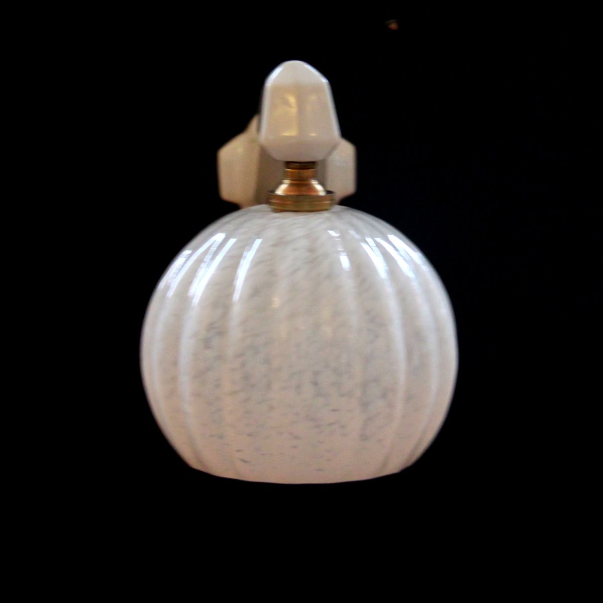 Porcelain swan collar wall lamp and white speckled glass globe Clichy, art deco