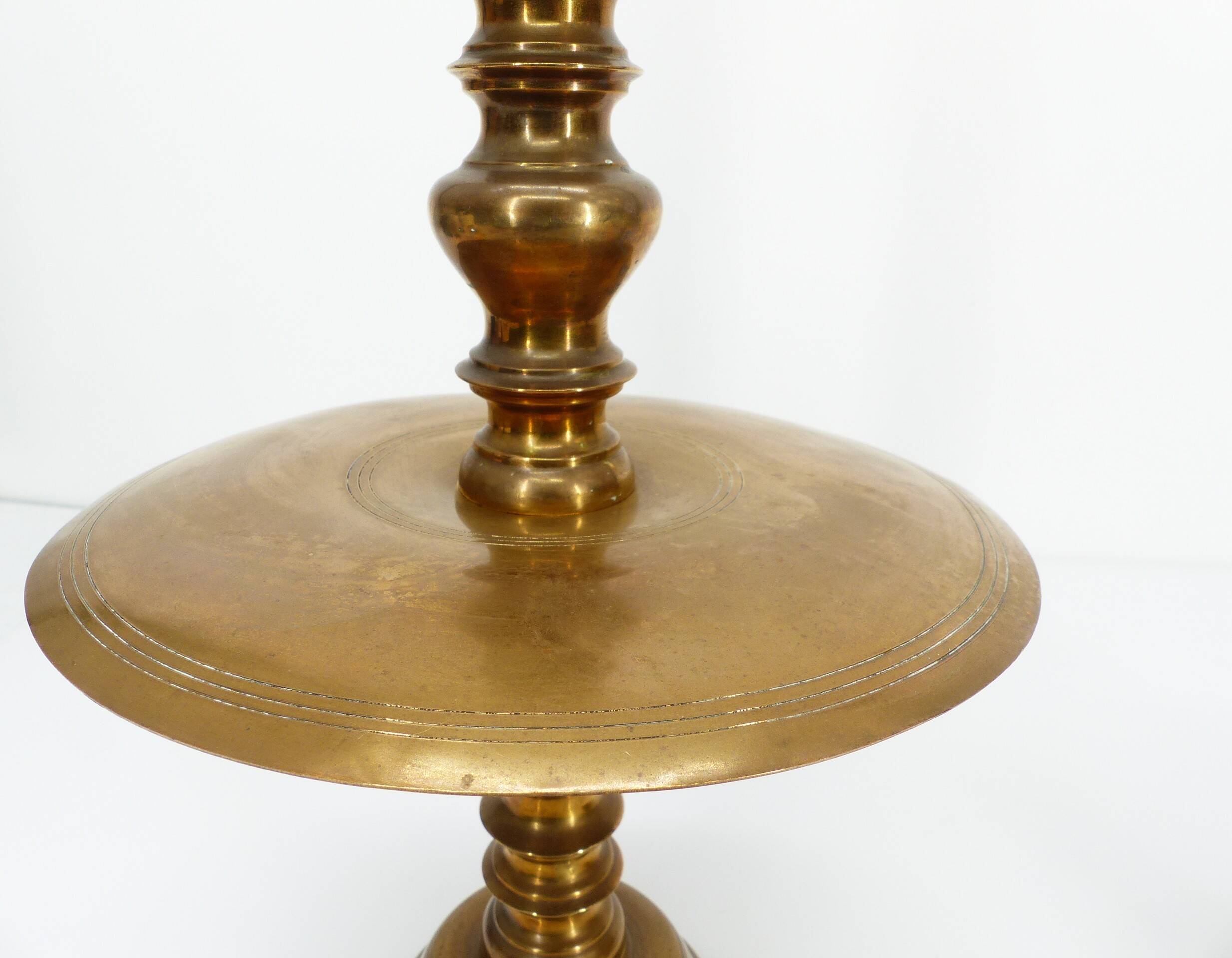 Pair of altar candlesticks in brass, Vietnam, 20th century