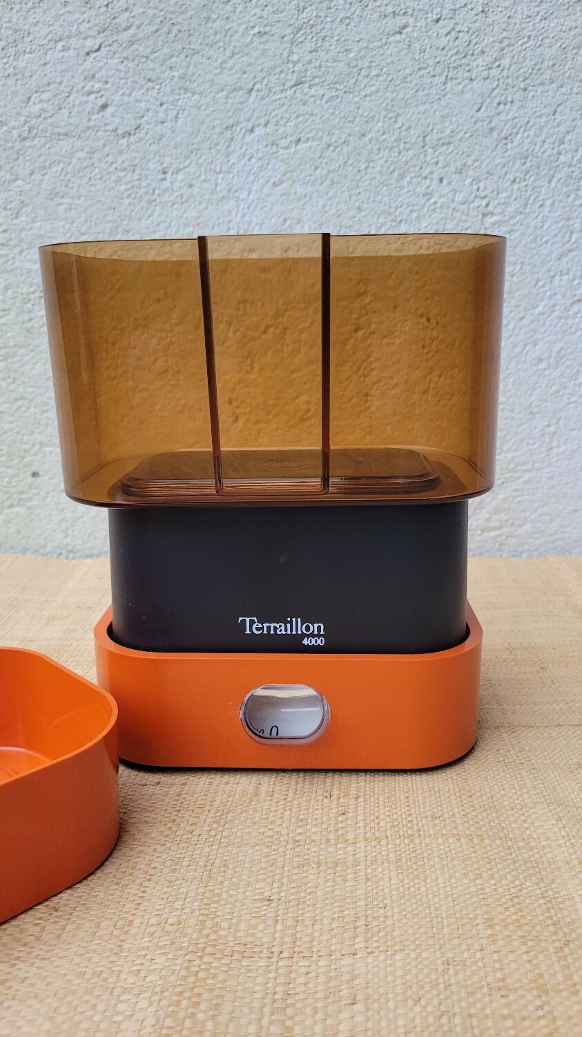 Household scale 70's