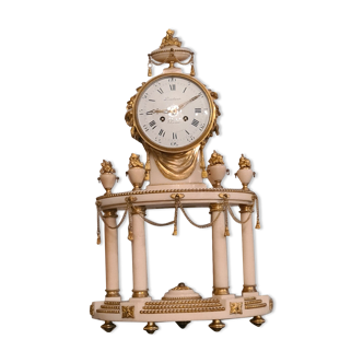 Pendule portique époque Louis XVI vers 1785