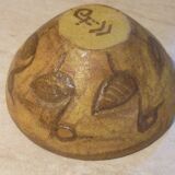 Chamotte clay bowl with bird decoration