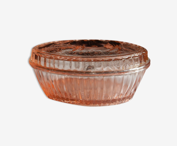 Ancien beurrier vache en verre rose