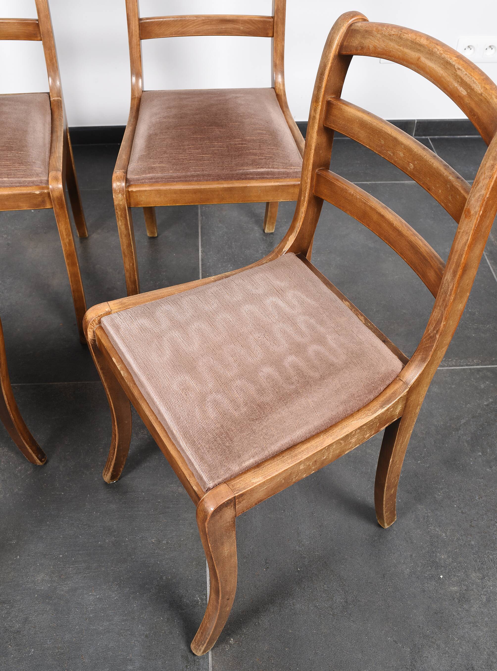 Barrette chairs with saber legs, set of 4