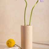 André vase in beige concrete